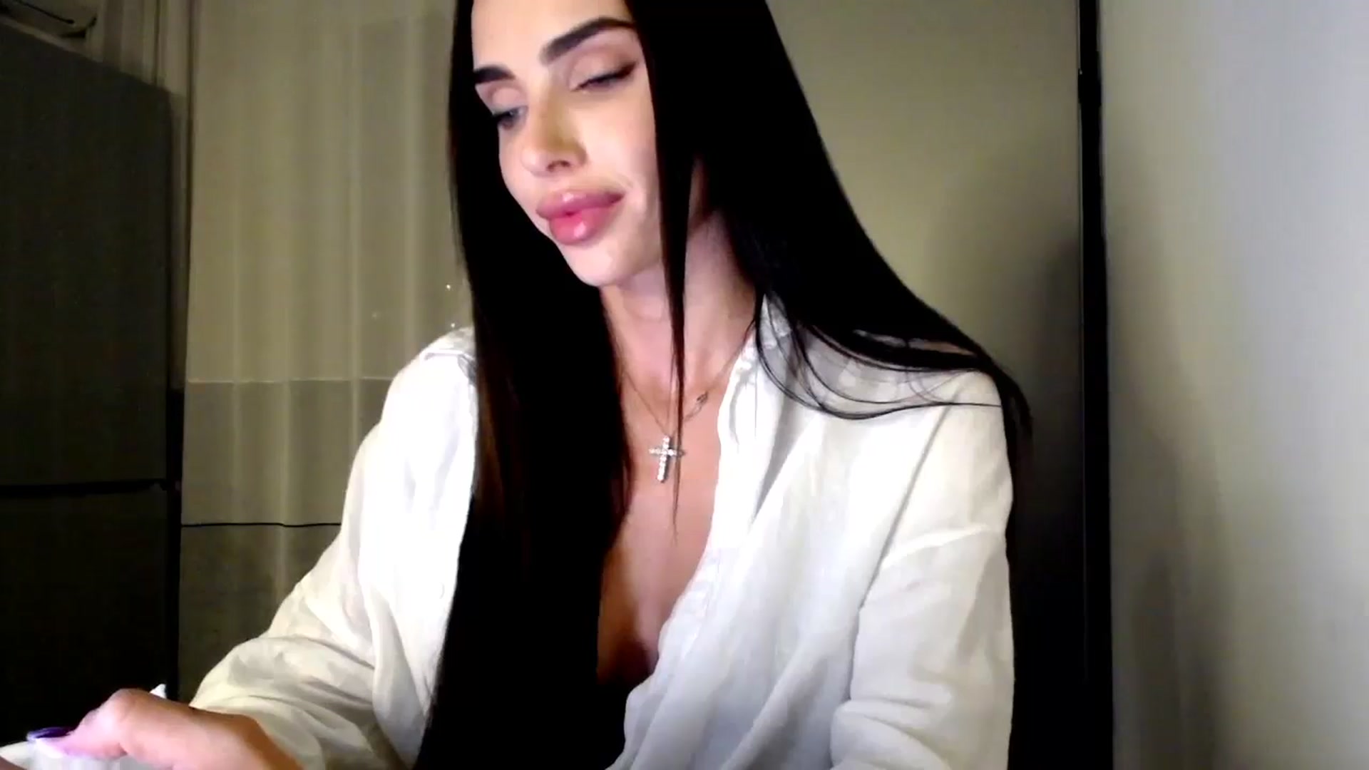 Gallery image thumbnail from Bunny_jr's myfreecams stream on, 10/23/2024, 21:21 image 4 of 20