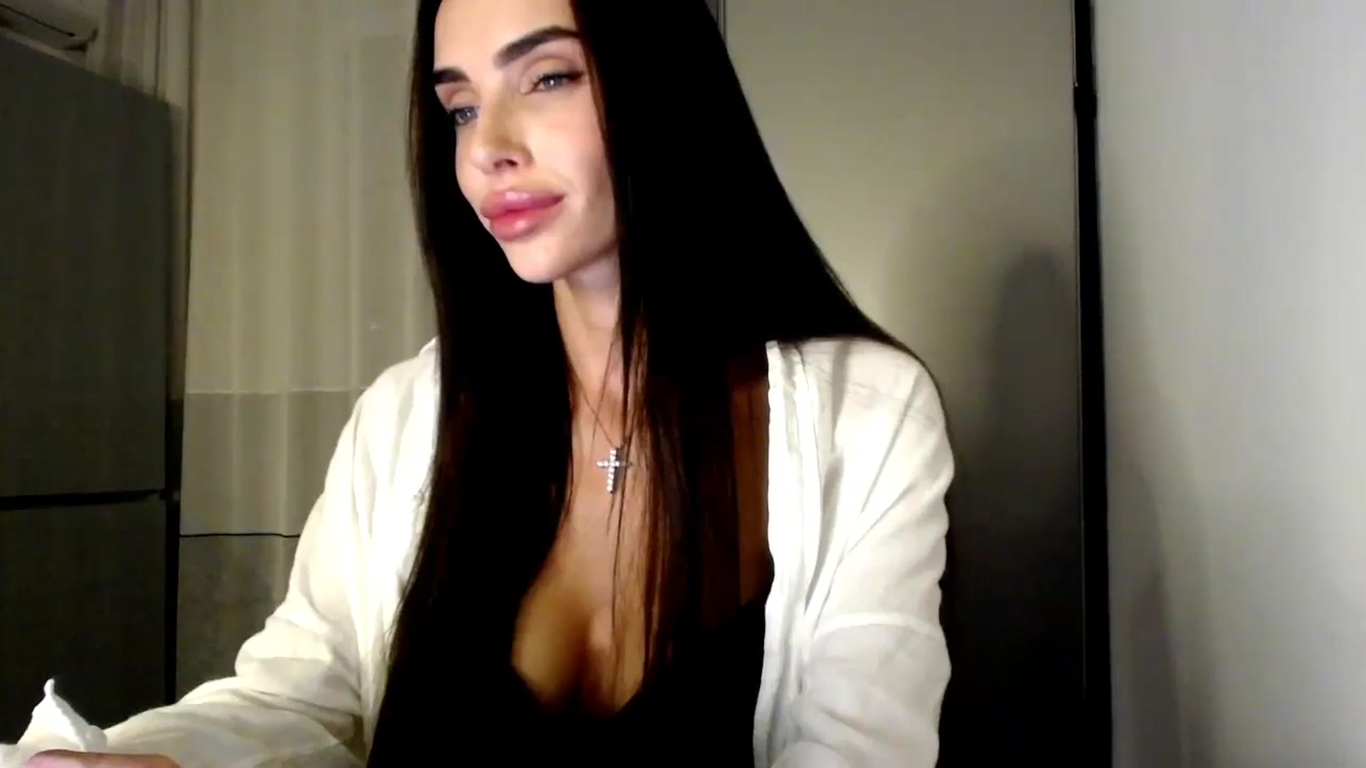 Gallery image thumbnail from Bunny_jr's myfreecams stream on, 10/23/2024, 21:21 image 16 of 20