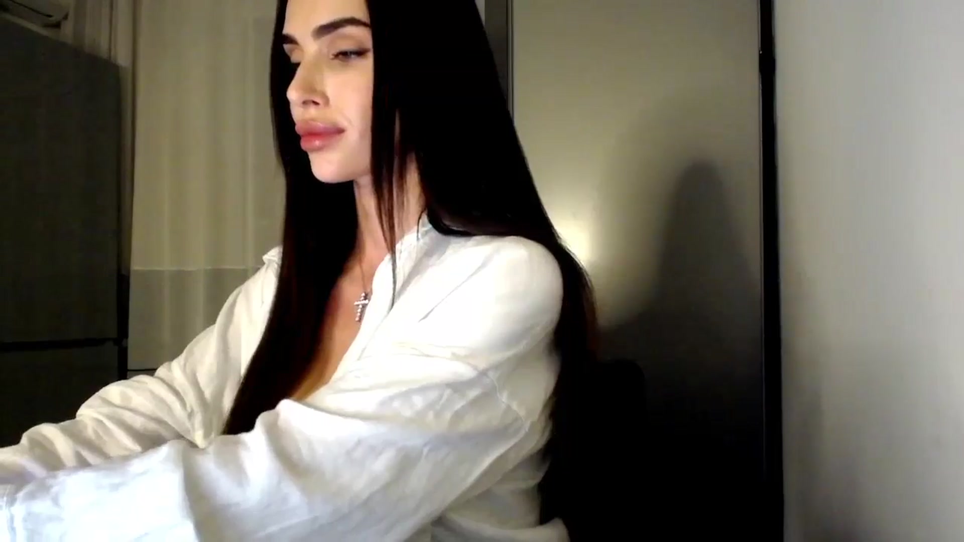 Gallery image thumbnail from Bunny_jr's myfreecams stream on, 10/23/2024, 21:21 image 3 of 20