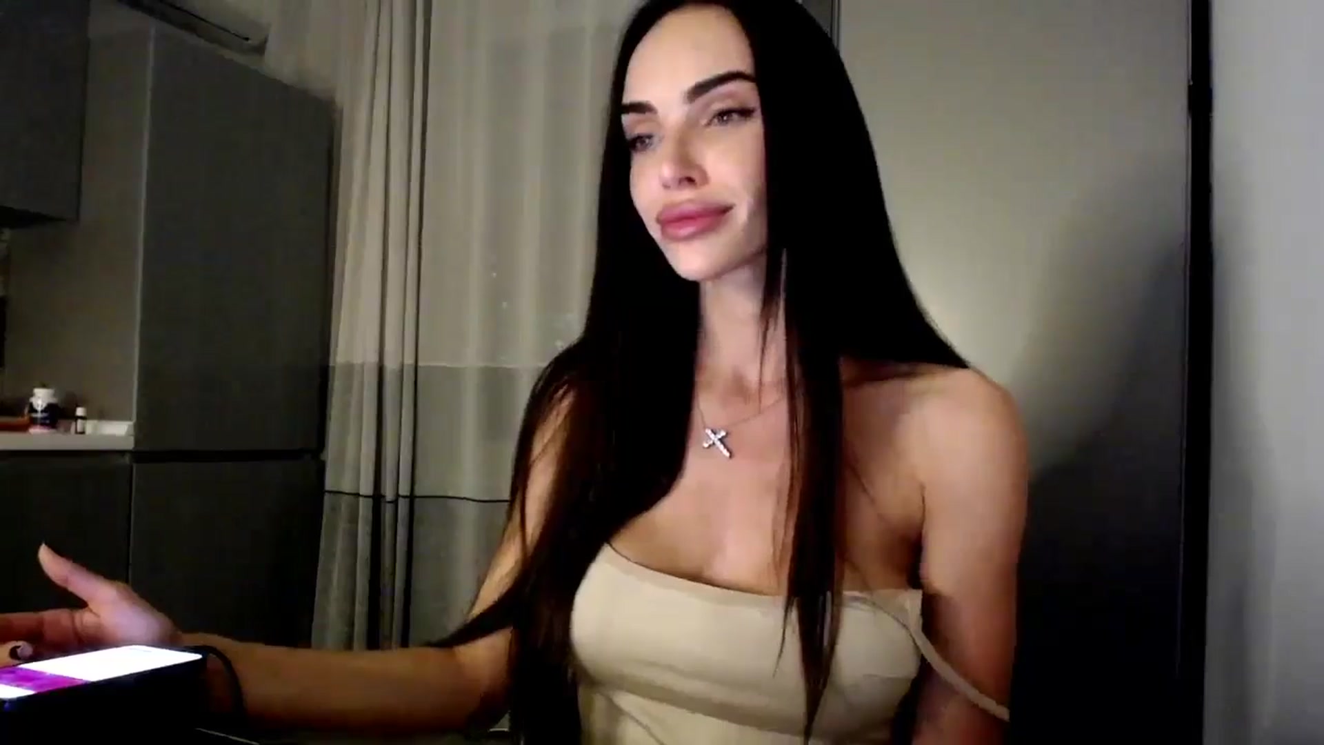 Gallery image thumbnail from Bunny_jr's myfreecams stream on, 10/31/2024, 21:14 image 8 of 20