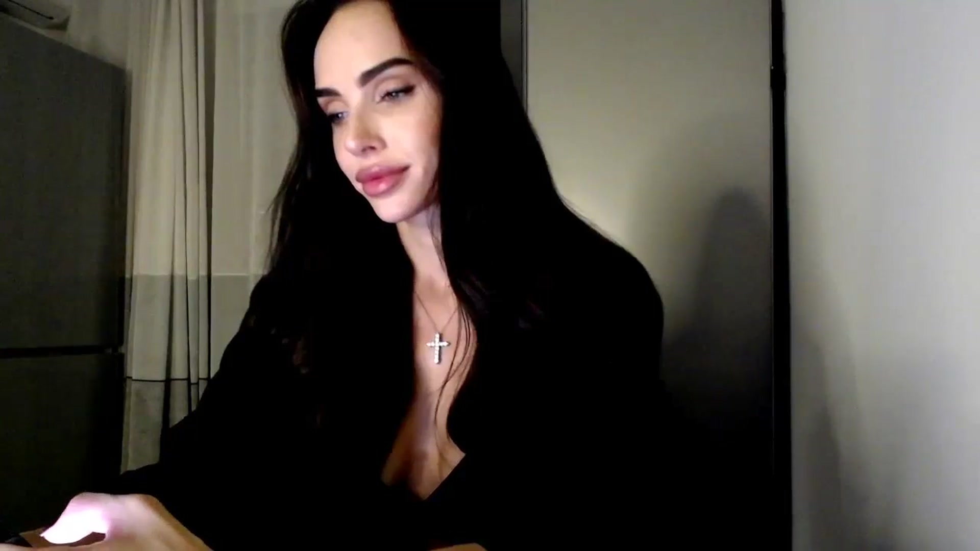 Gallery image thumbnail from Bunny_jr's myfreecams stream on, 11/04/2024, 21:11 image 19 of 20