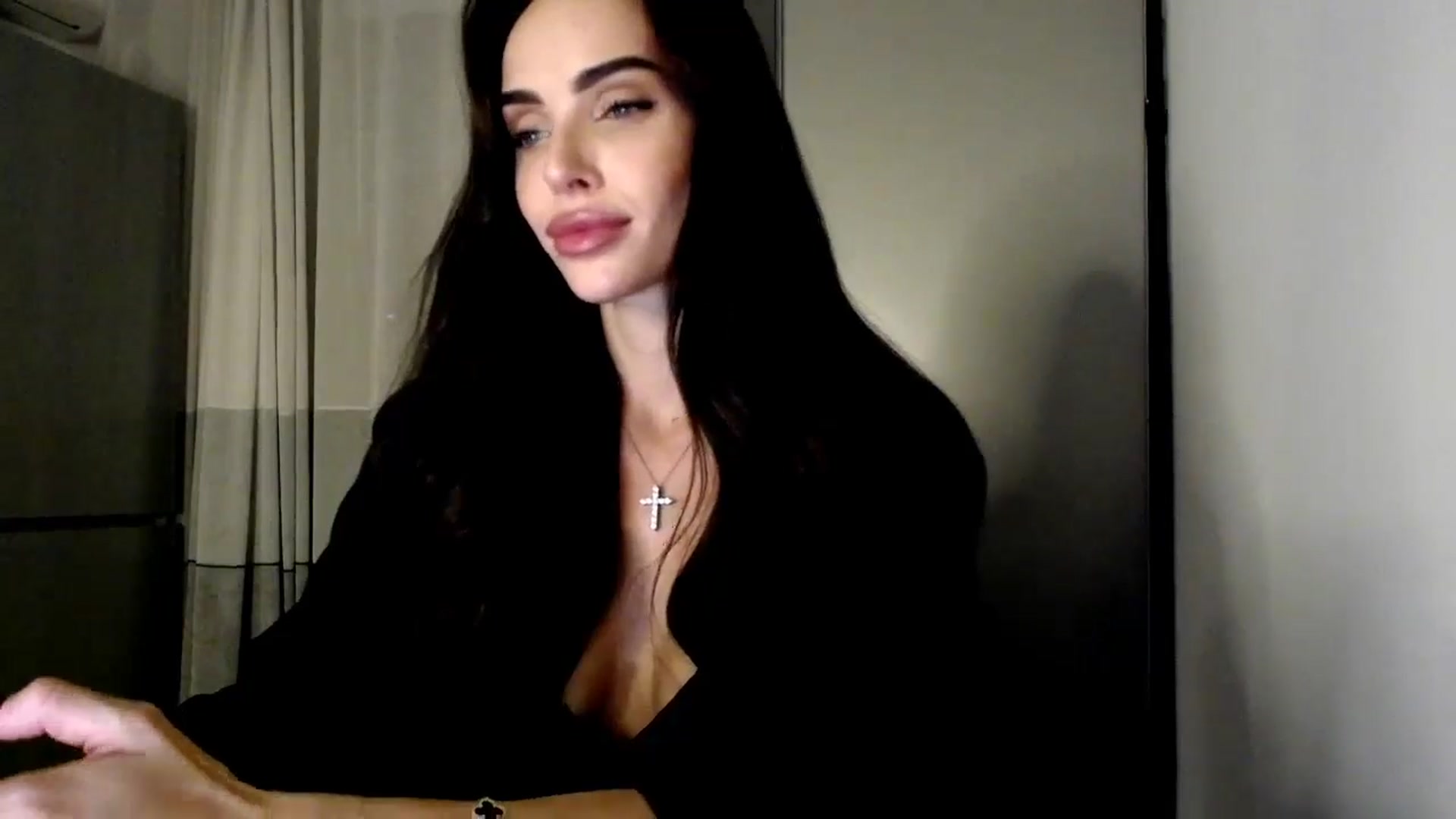 Gallery image thumbnail from Bunny_jr's myfreecams stream on, 11/04/2024, 21:11 image 18 of 20
