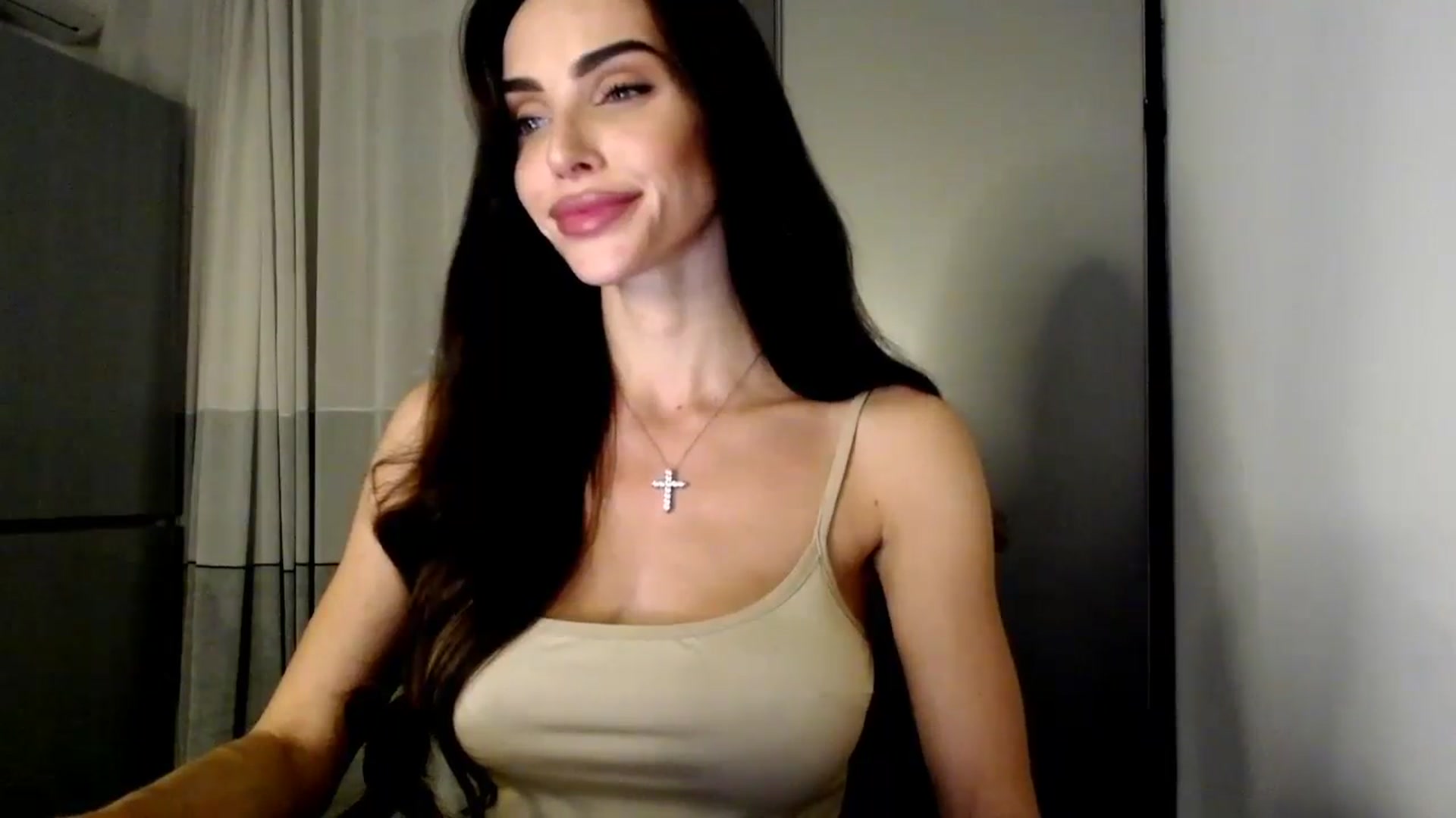 Gallery image thumbnail from Bunny_jr's myfreecams stream on, 11/04/2024, 22:10 image 11 of 20