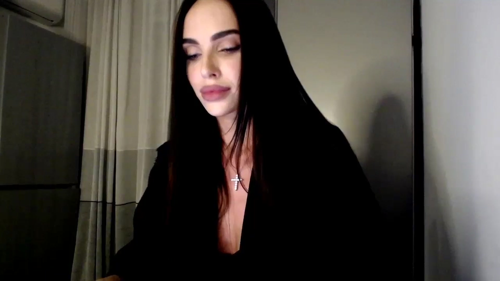 Gallery image thumbnail from Bunny_jr's myfreecams stream on, 12/25/2024, 21:28 image 5 of 20