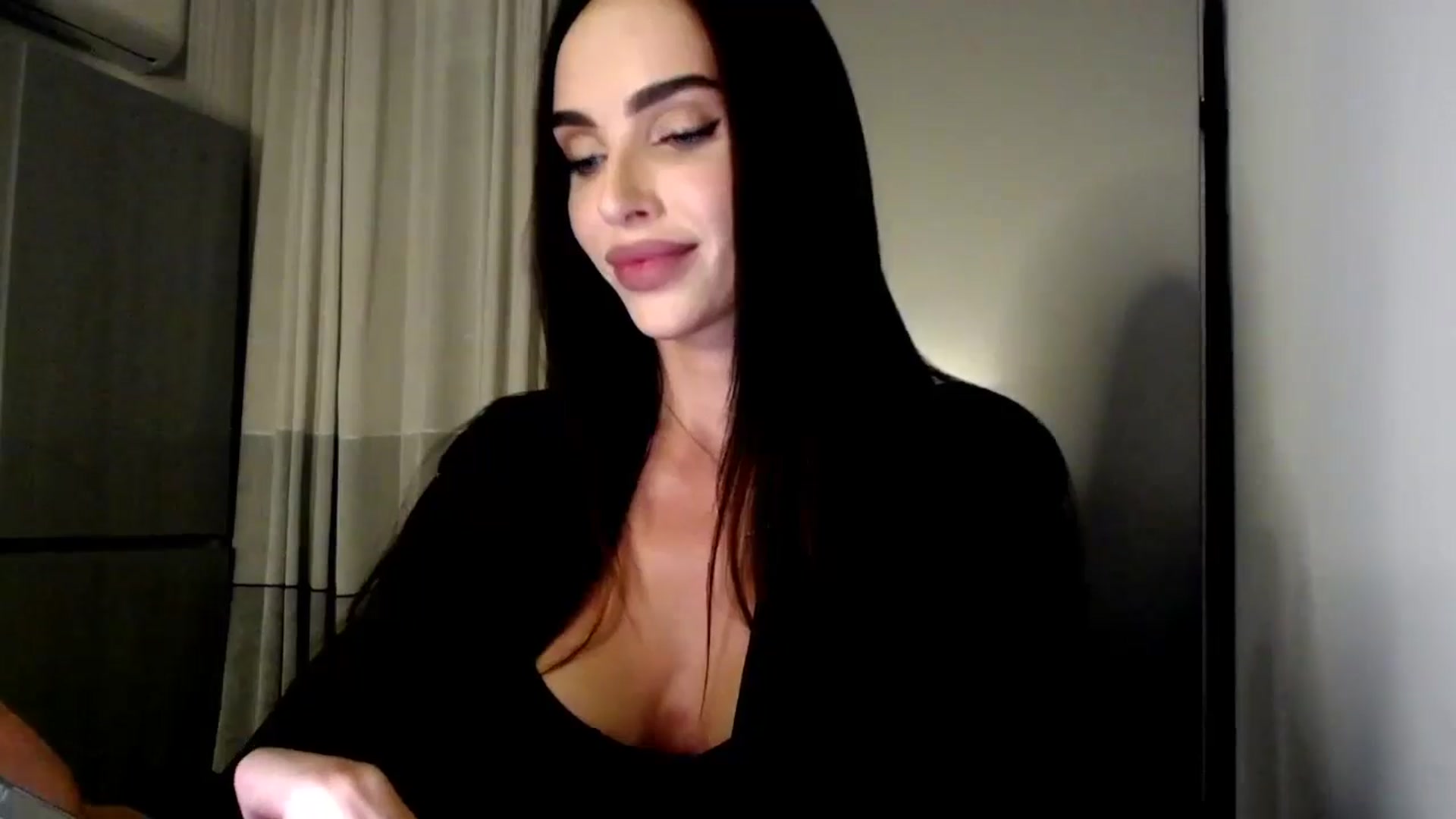 Gallery image thumbnail from Bunny_jr's myfreecams stream on, 12/25/2024, 21:28 image 7 of 20