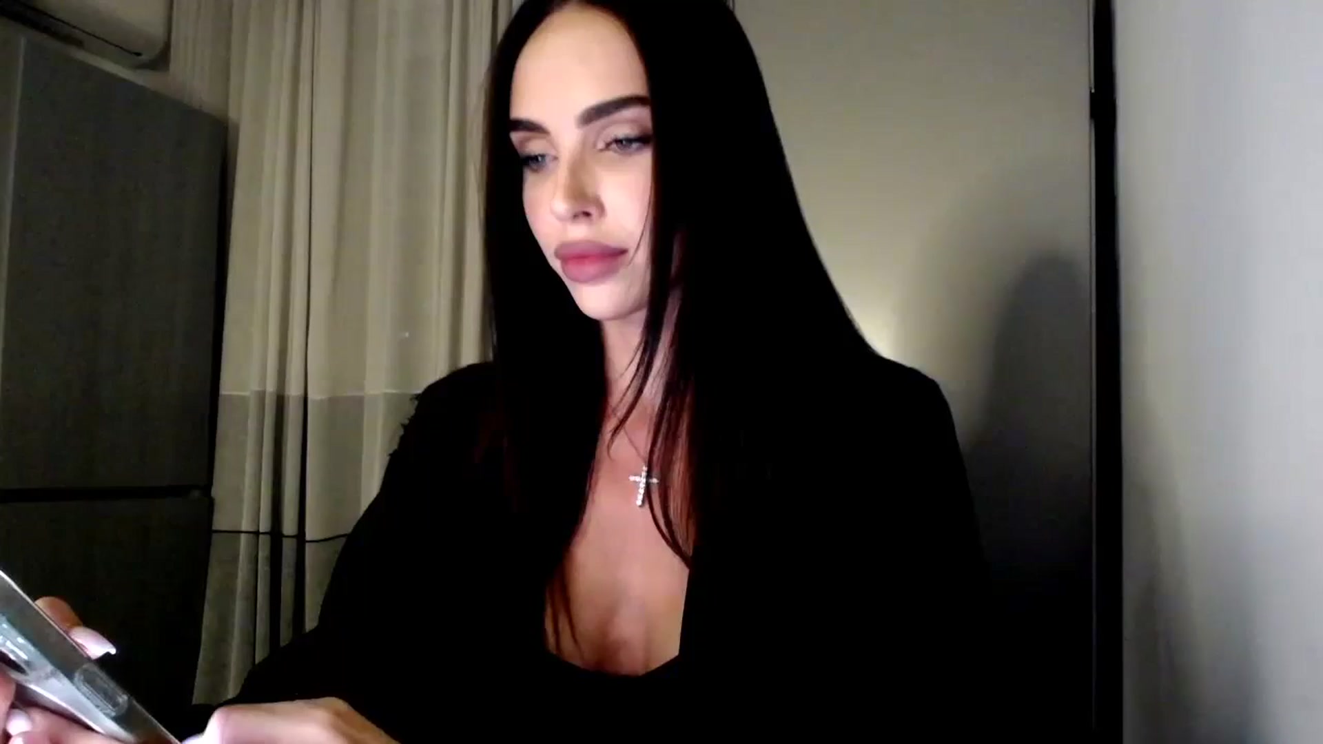 Gallery image thumbnail from Bunny_jr's myfreecams stream on, 12/25/2024, 21:28 image 1 of 20