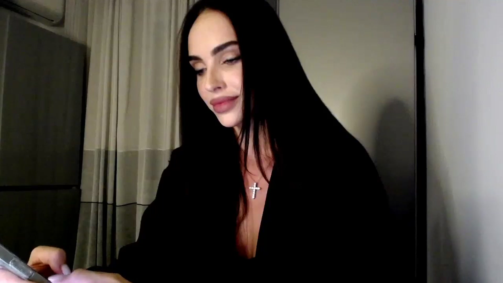 Gallery image thumbnail from Bunny_jr's myfreecams stream on, 12/25/2024, 21:28 image 4 of 20