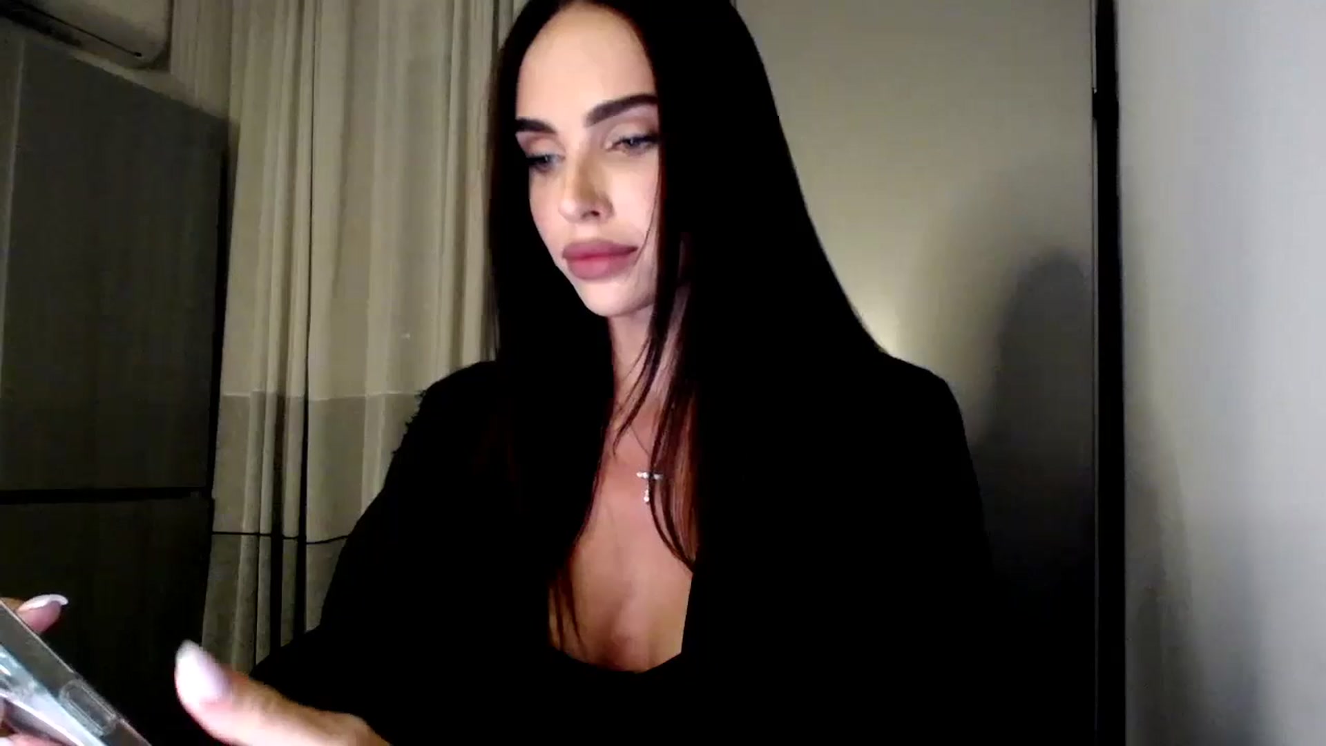 Gallery image thumbnail from Bunny_jr's myfreecams stream on, 12/25/2024, 21:28 image 2 of 20