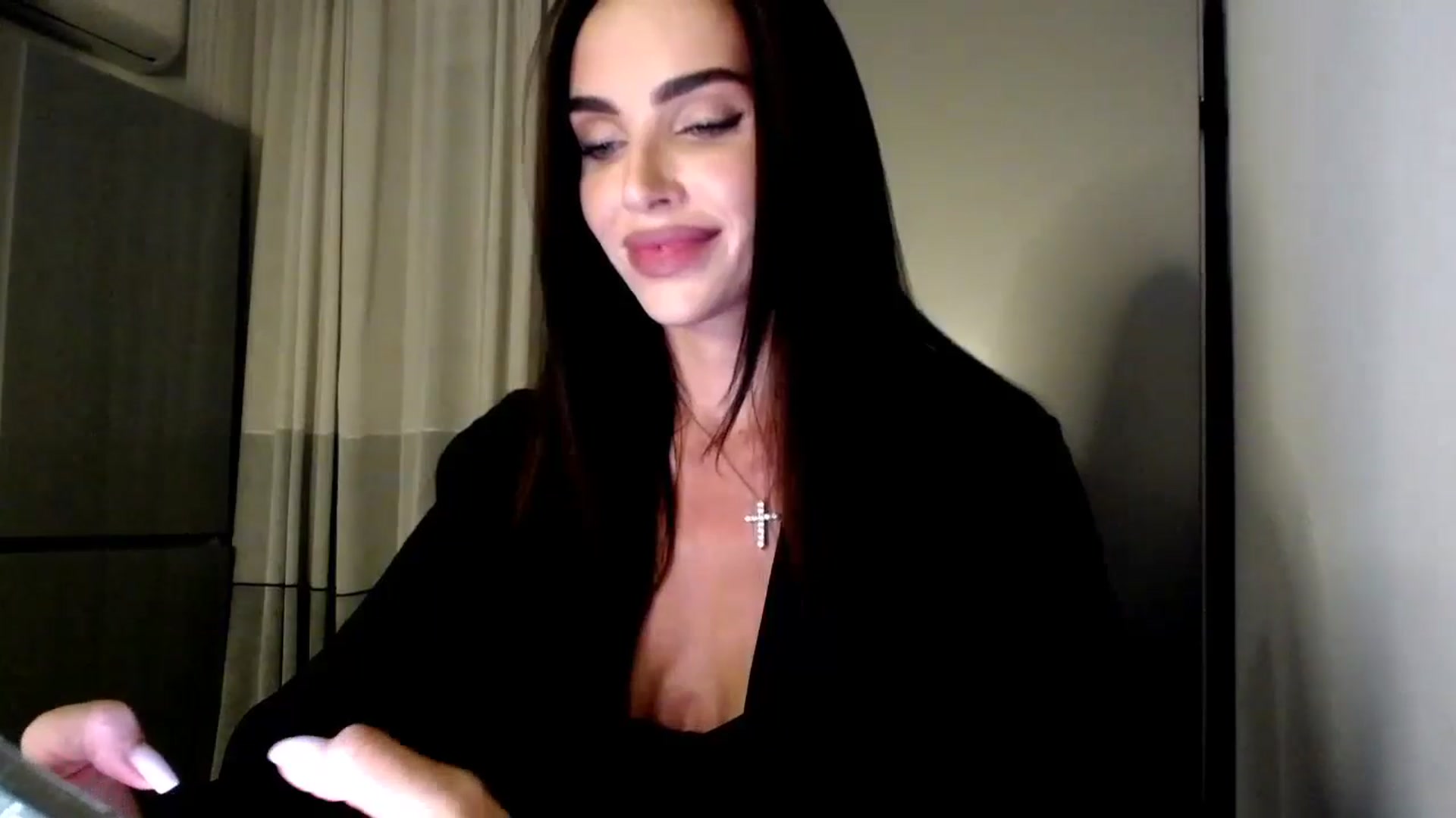 Gallery image thumbnail from Bunny_jr's myfreecams stream on, 12/25/2024, 21:28 image 10 of 20