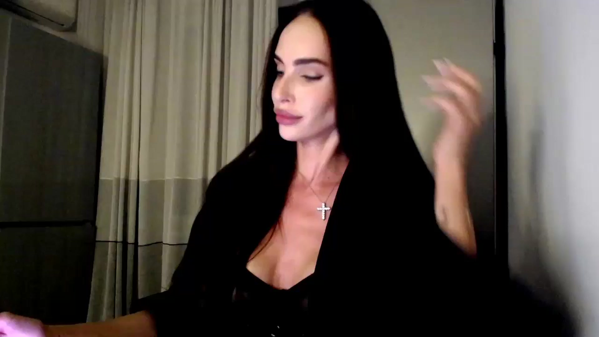 Gallery image thumbnail from Bunny_jr's myfreecams stream on, 12/25/2024, 21:28 image 8 of 20