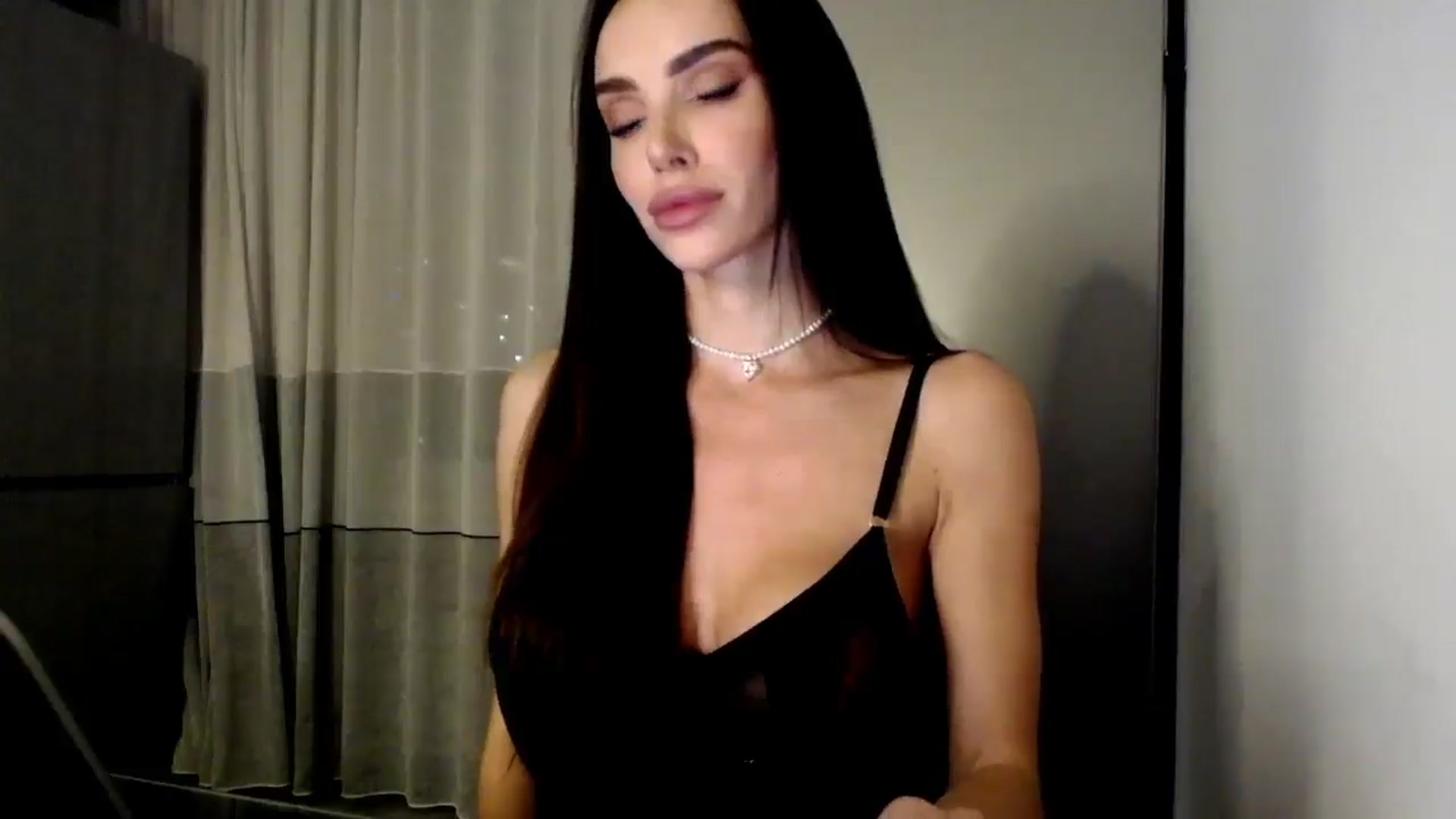 Gallery image thumbnail from Bunny_jr's myfreecams stream on, 02/05/2025, 22:05 image 5 of 20