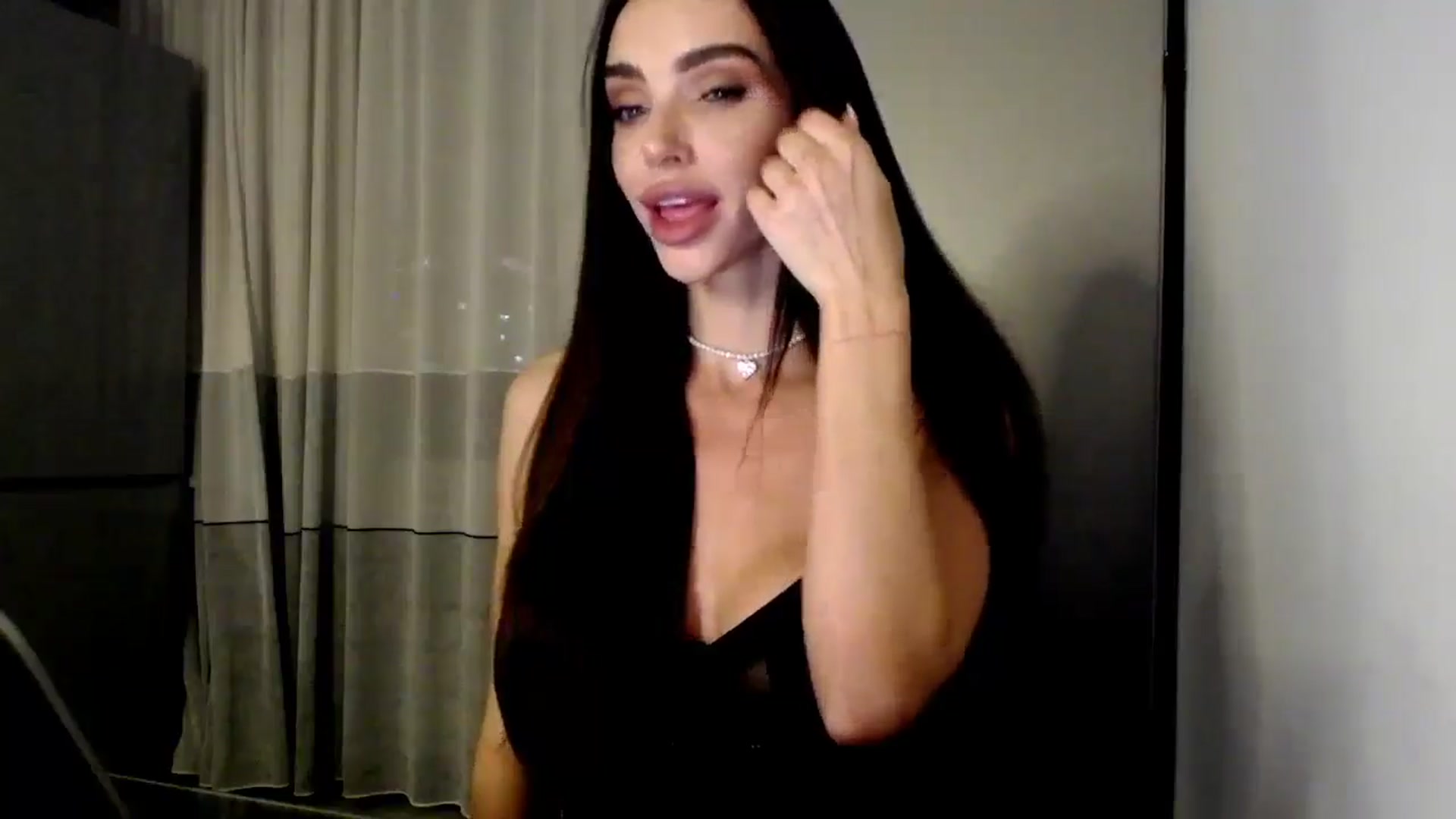 Gallery image thumbnail from Bunny_jr's myfreecams stream on, 02/05/2025, 22:05 image 9 of 20