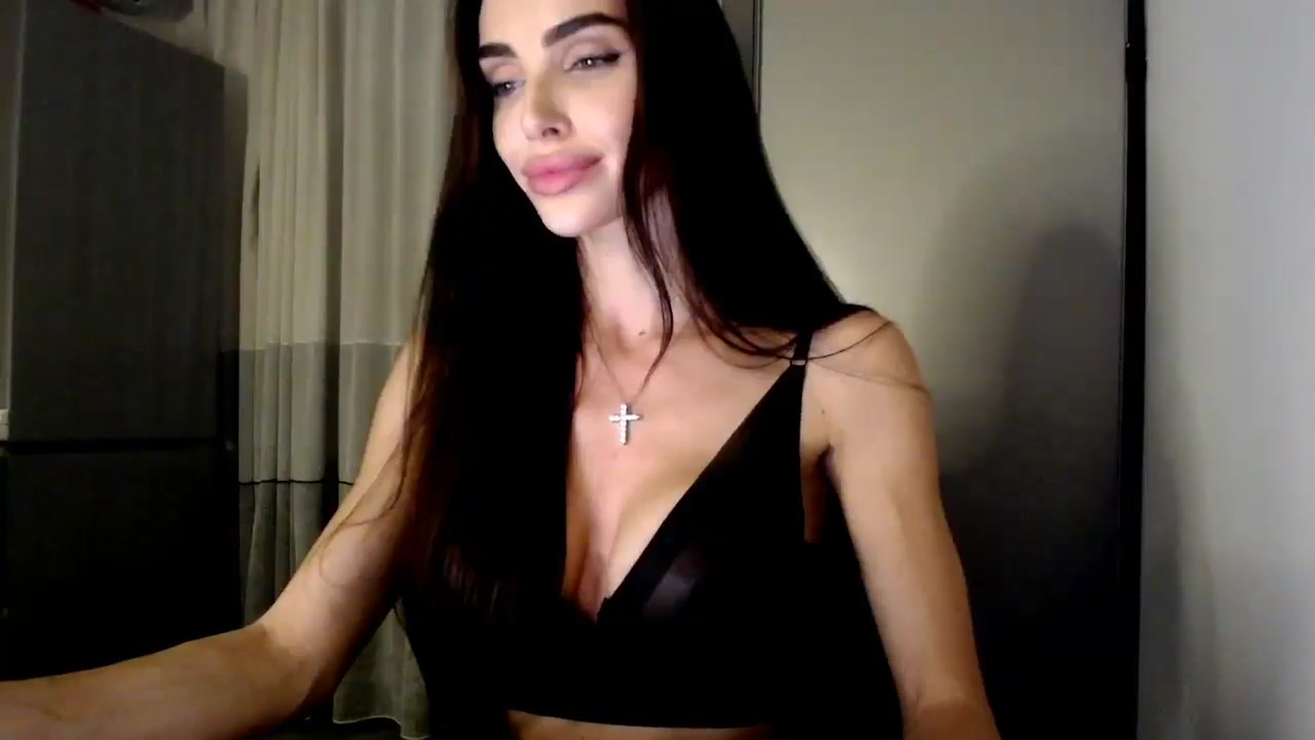 Gallery image thumbnail from Bunny_jr's myfreecams stream on, 05/06/2025, 22:48 image 4 of 20