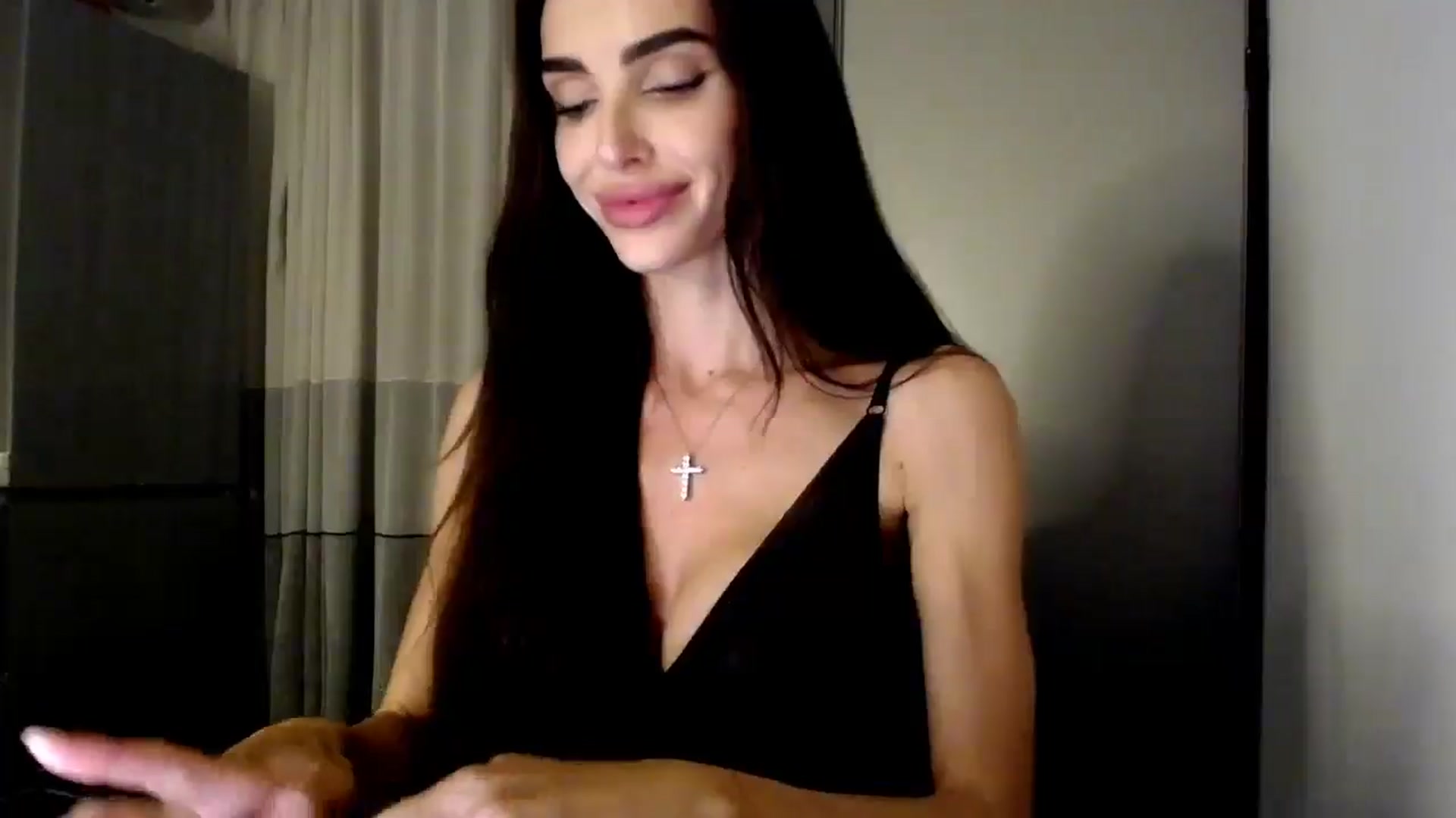 Gallery image thumbnail from Bunny_jr's myfreecams stream on, 05/06/2025, 22:48 image 2 of 20