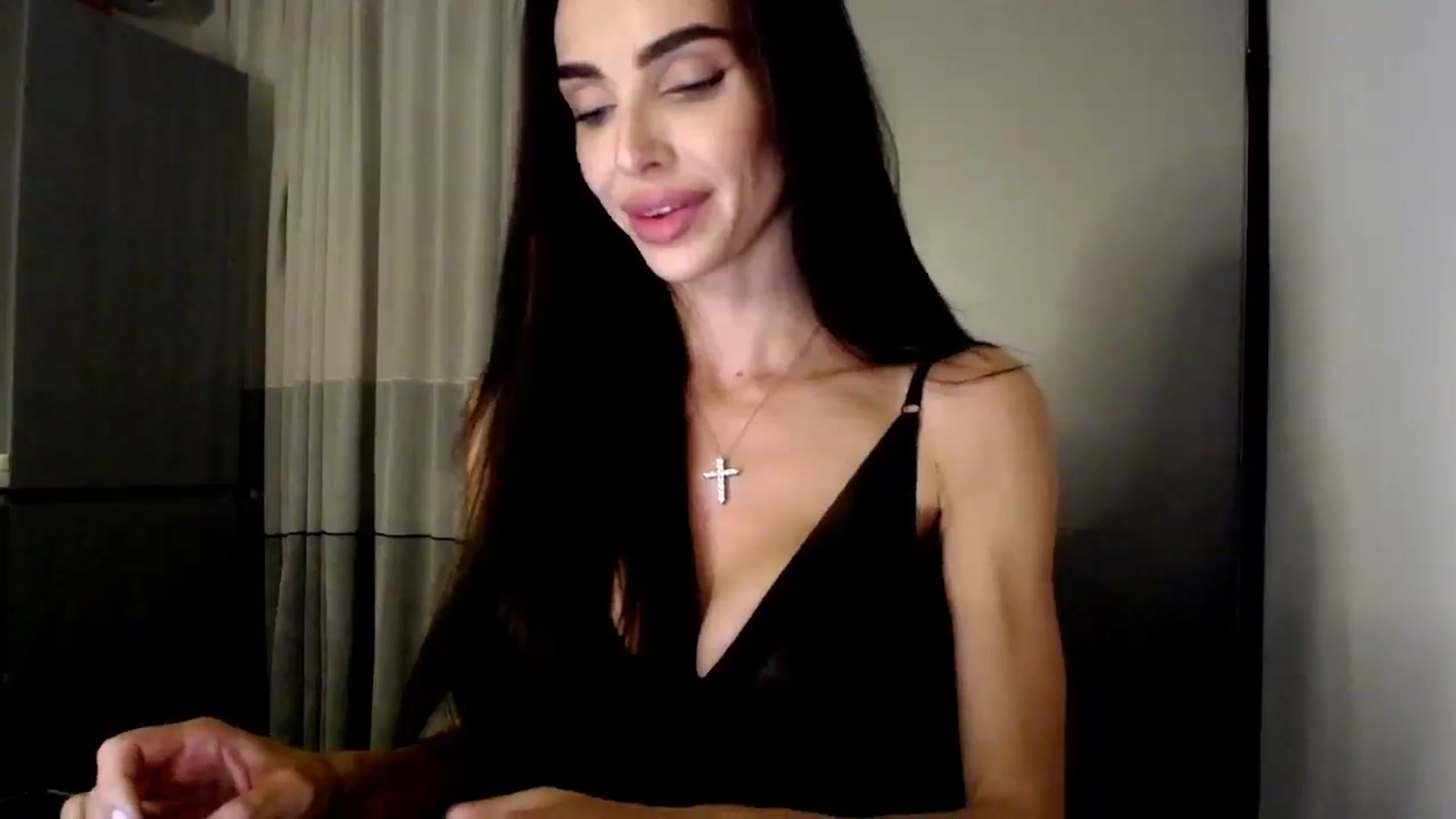 Gallery image thumbnail from Bunny_jr's myfreecams stream on, 05/06/2025, 22:48 image 14 of 20
