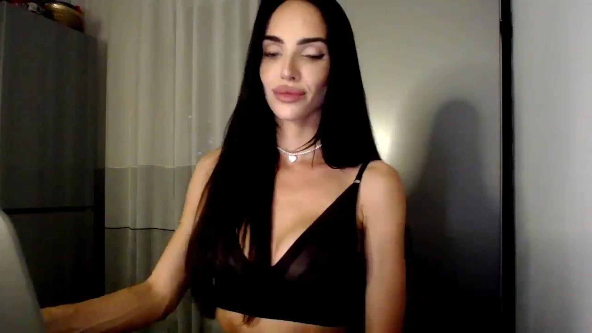 Gallery image thumbnail from Bunny_jr's myfreecams stream on, 07/07/2025, 20:17 image 4 of 20