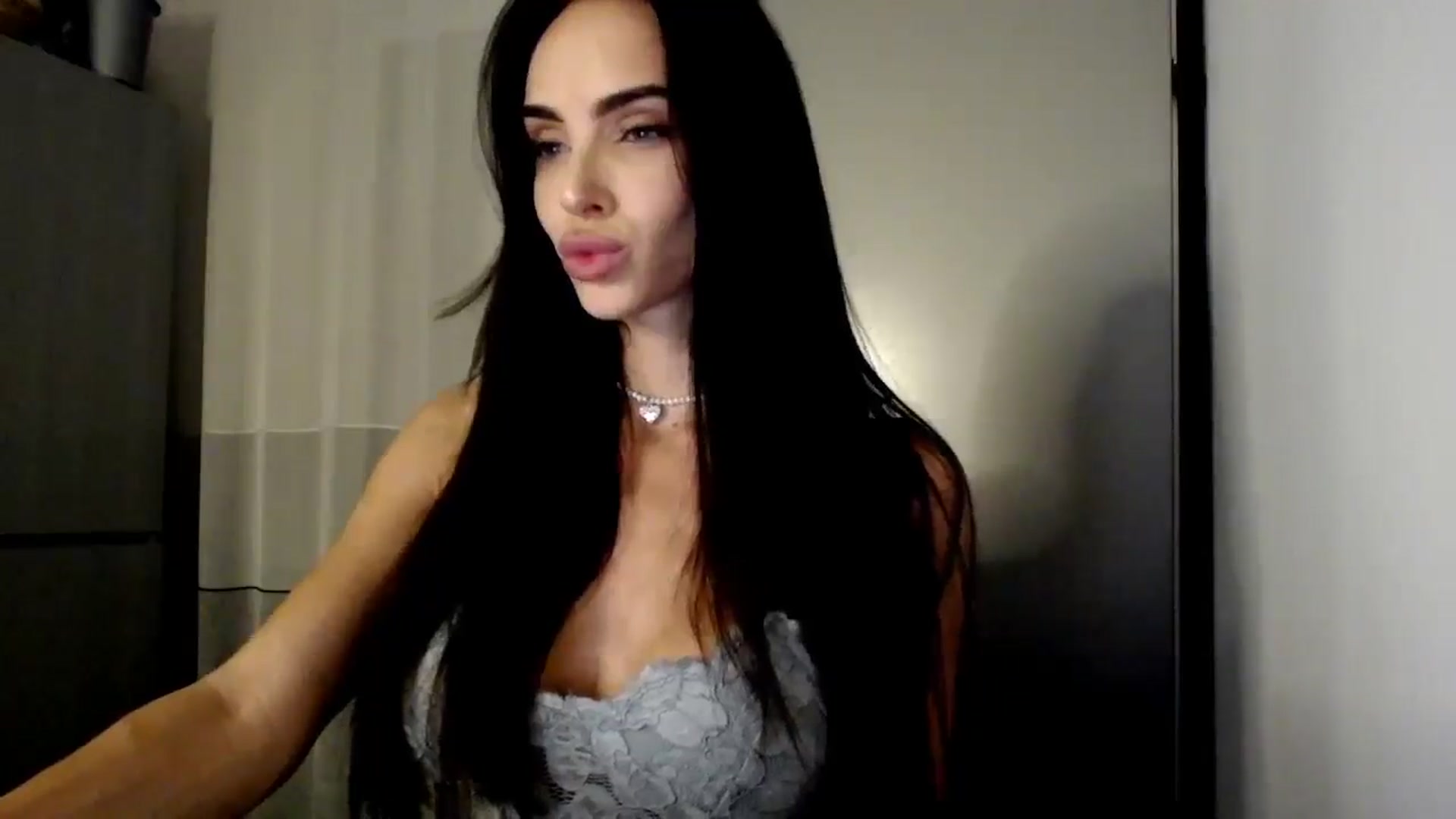 Gallery image thumbnail from Bunny_jr's myfreecams stream on, 08/11/2025, 20:38 image 14 of 20