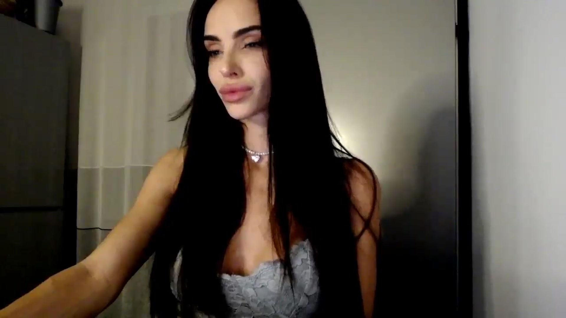 Gallery image thumbnail from Bunny_jr's myfreecams stream on, 08/11/2025, 20:38 image 16 of 20