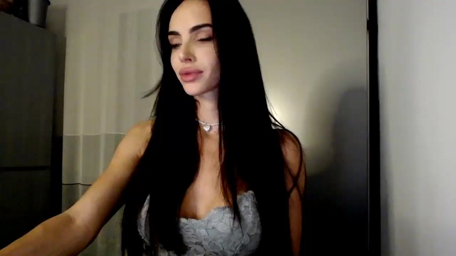 Gallery image thumbnail from Bunny_jr's myfreecams stream on, 08/11/2025, 20:38 image 15 of 20