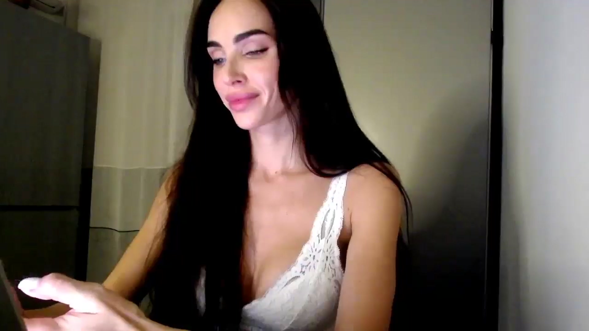 Gallery image thumbnail from Bunny_jr's myfreecams stream on, 10/23/2025, 21:15 image 3 of 20