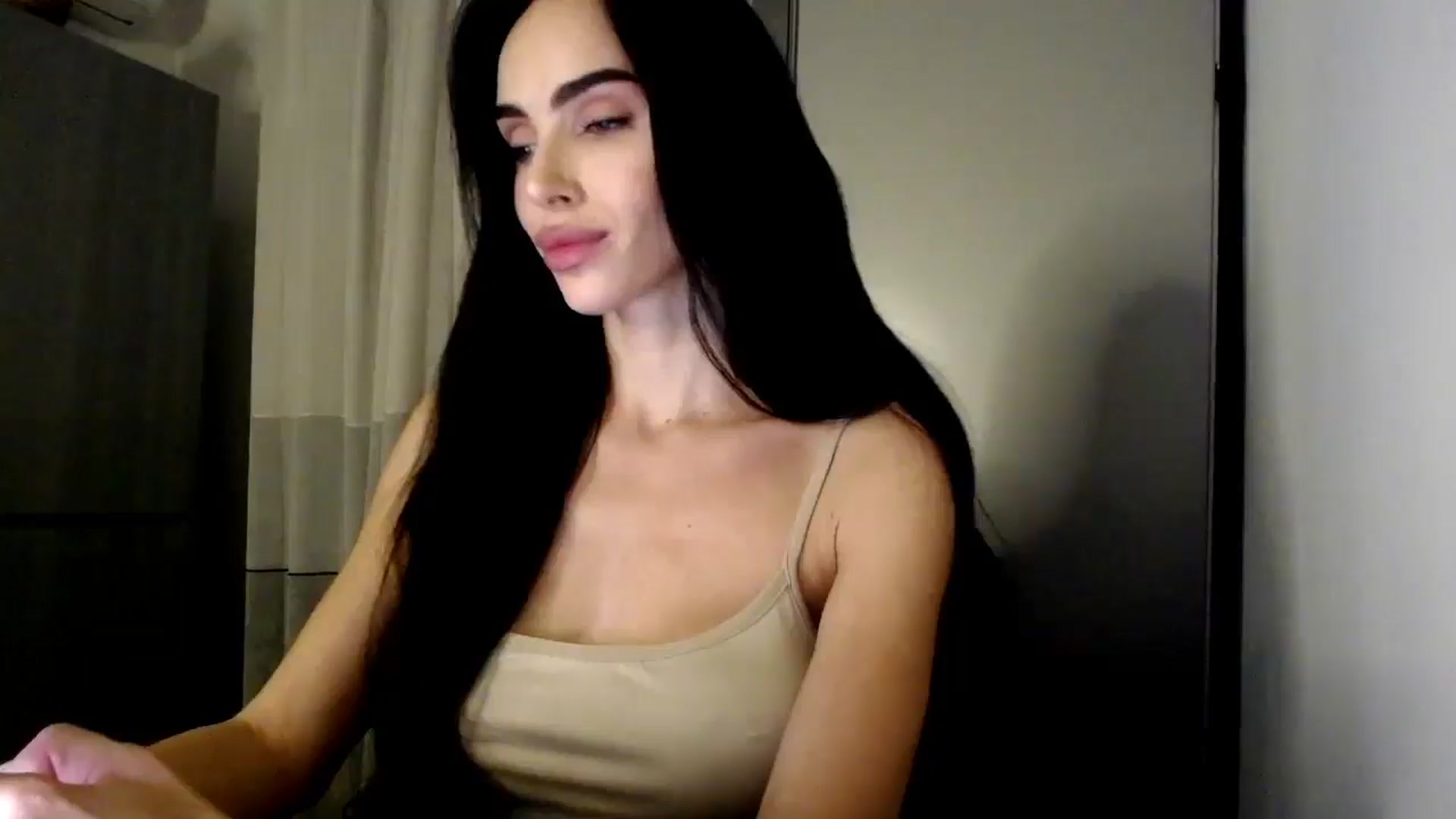 Gallery image thumbnail from Bunny_jr's myfreecams stream on, 10/28/2025, 22:00 image 17 of 20