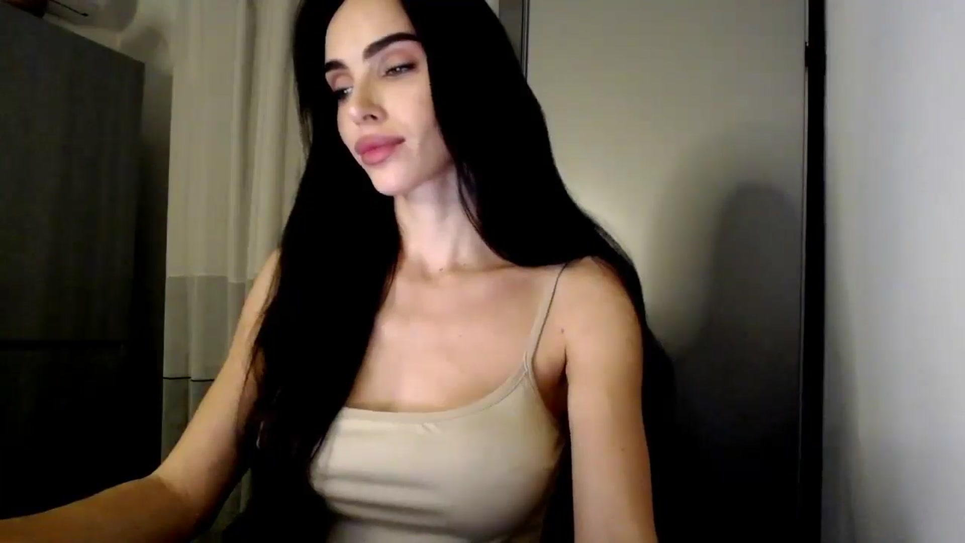 Gallery image thumbnail from Bunny_jr's myfreecams stream on, 10/28/2025, 22:00 image 18 of 20