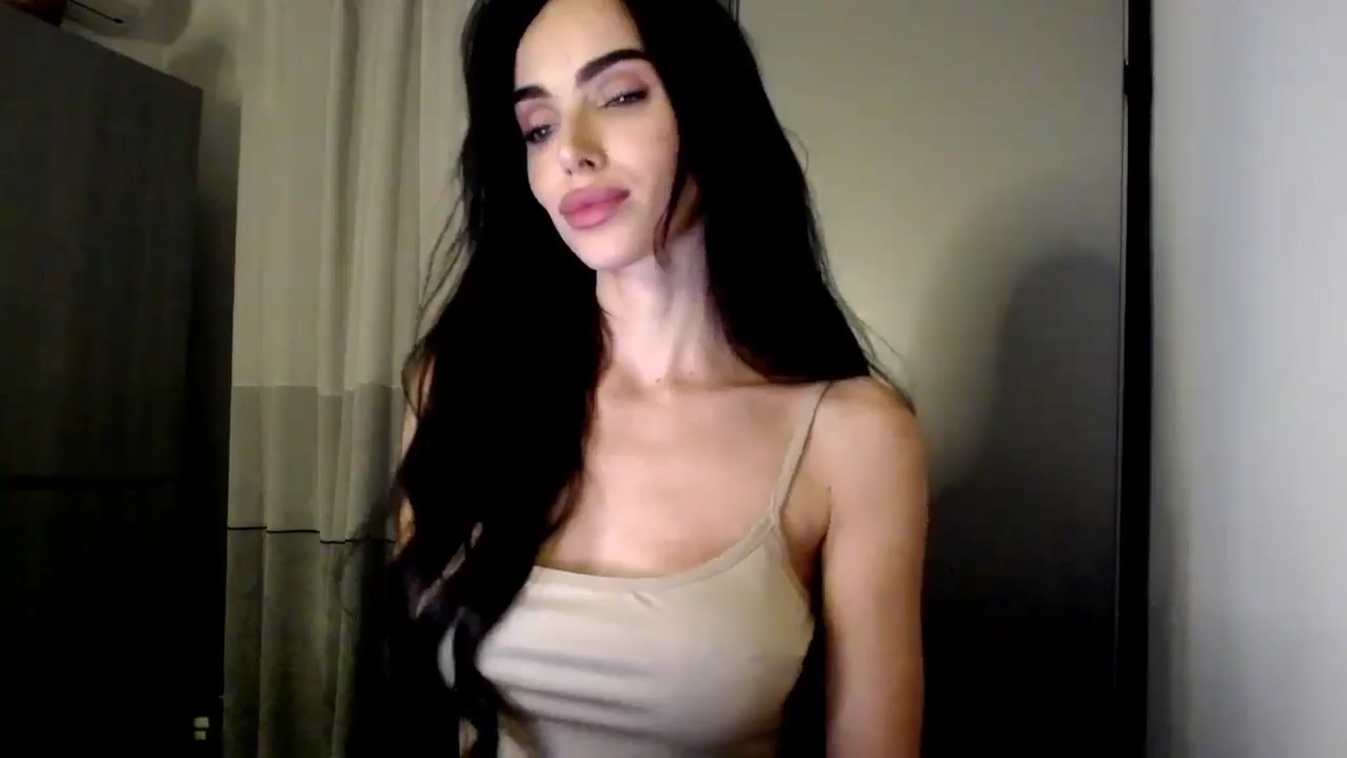 Gallery image thumbnail from Bunny_jr's myfreecams stream on, 10/28/2025, 22:22 image 9 of 20
