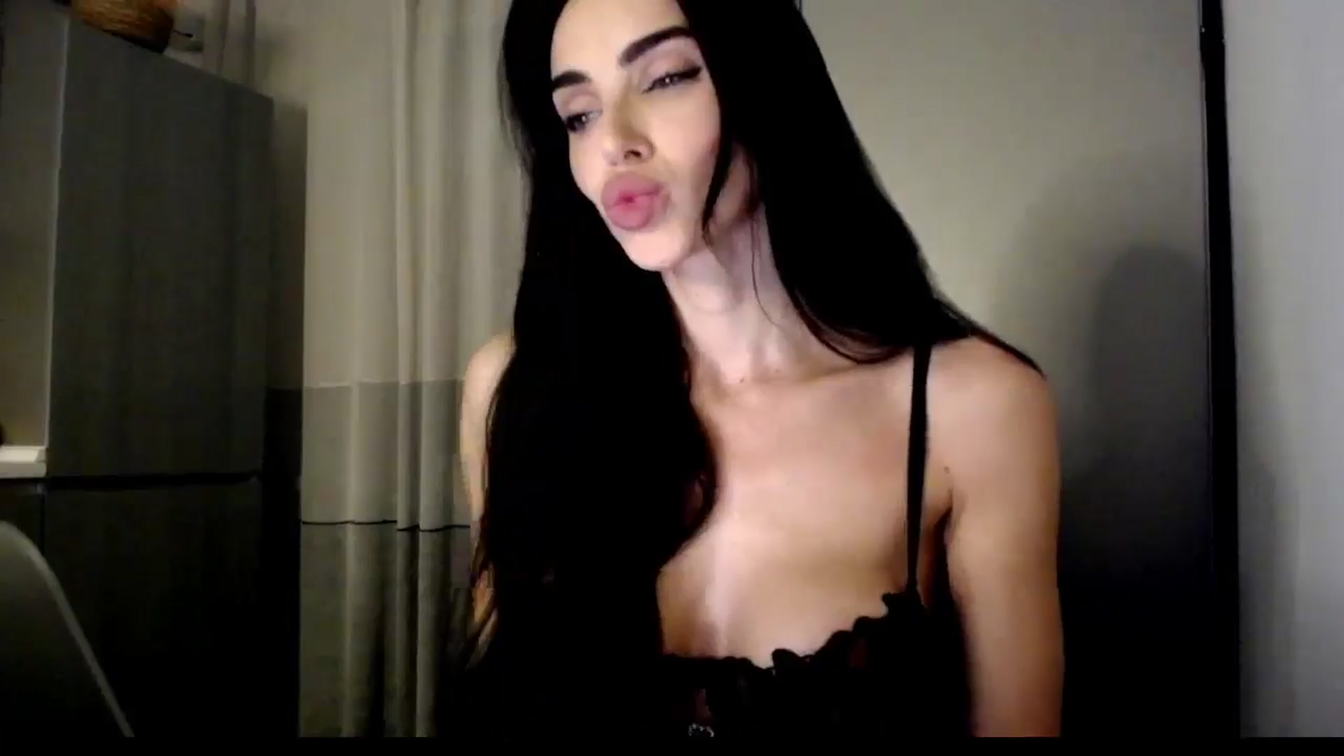 Gallery image thumbnail from Bunny_jr's myfreecams stream on, 11/04/2025, 22:23 image 12 of 20