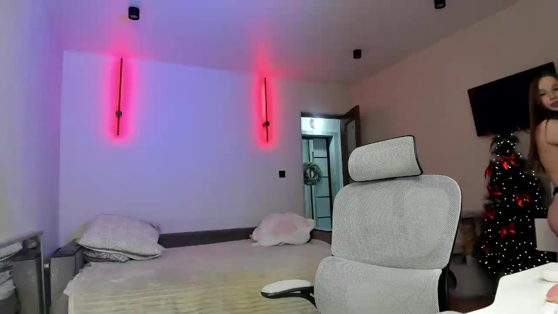 Gallery image thumbnail from Bunny_luvv_'s myfreecams stream on, 12/25/2025, 06:59 image 2 of 20