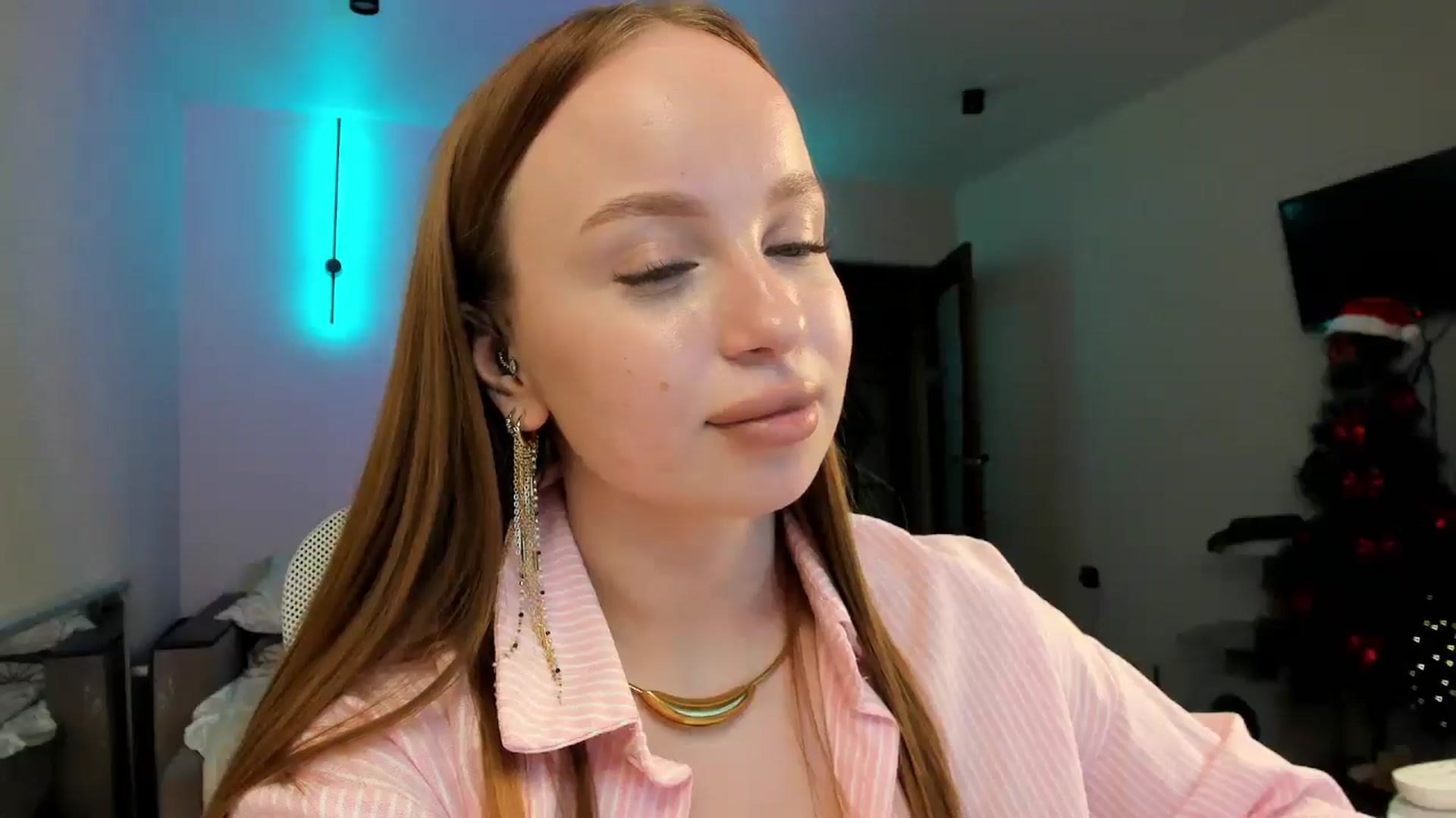 Gallery image thumbnail from Bunny_luvv_'s myfreecams stream on, 12/30/2025, 17:12 image 18 of 20