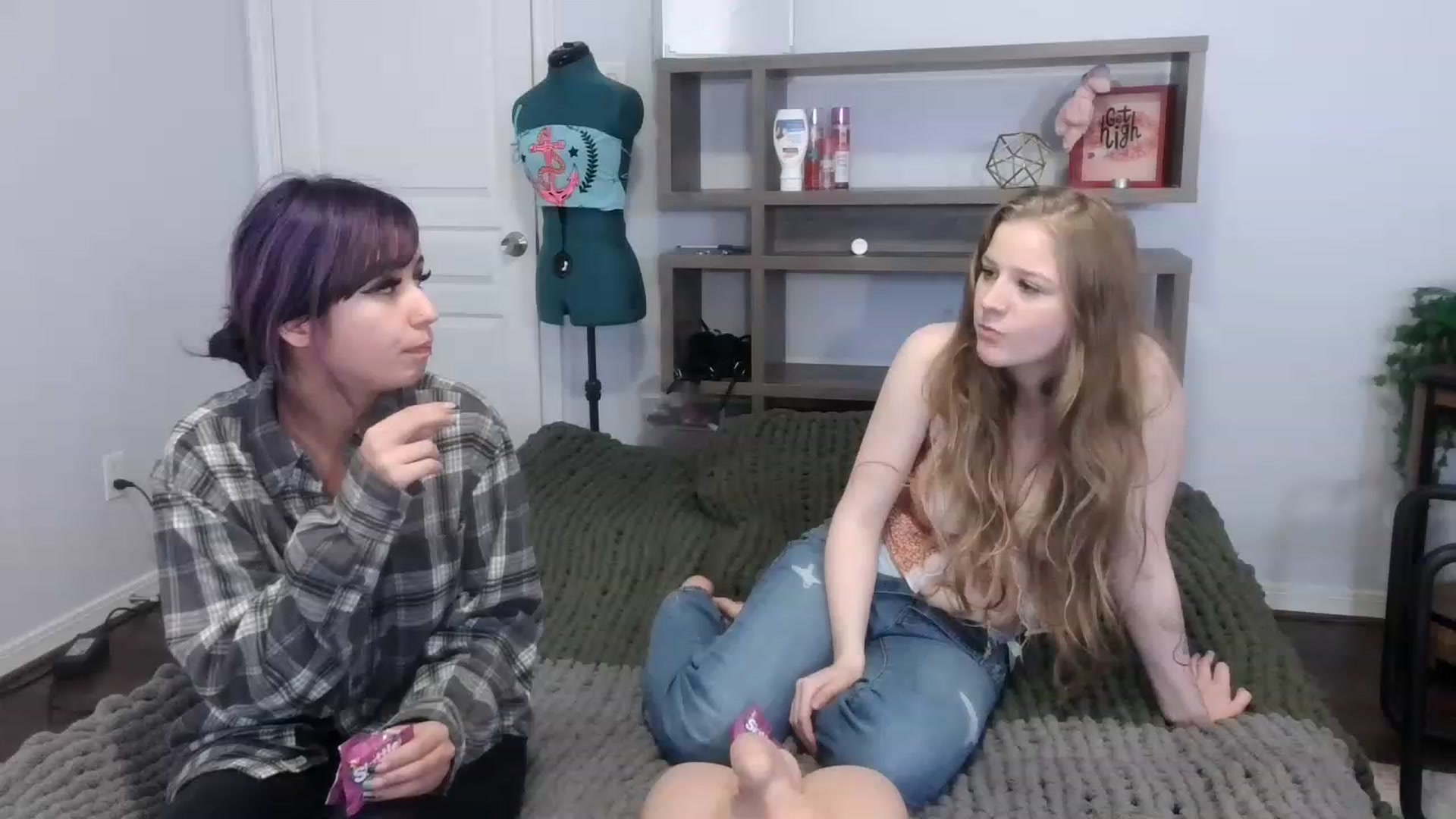 Gallery image thumbnail from Bunnydathug's myfreecams stream on, 11/14/2022, 20:23 image 11 of 20