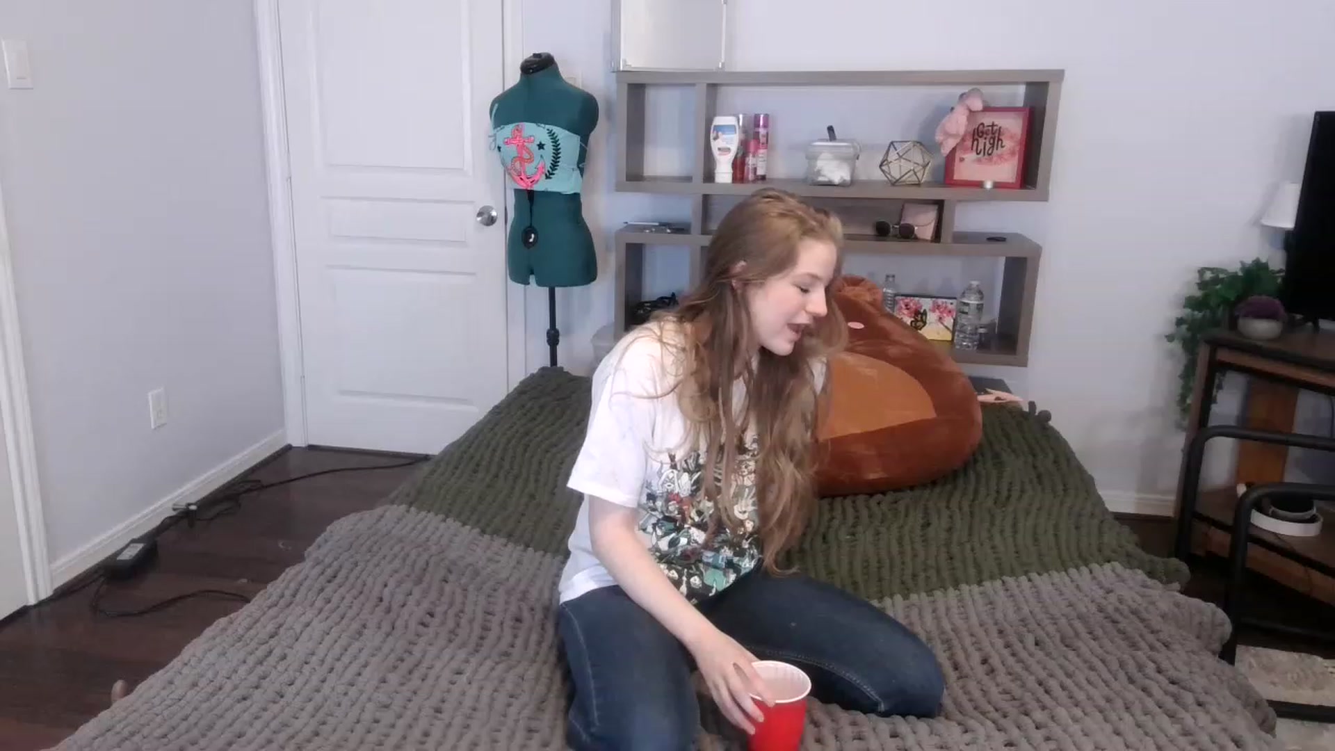 Gallery image thumbnail from Bunnydathug's myfreecams stream on, 11/16/2022, 18:21 image 10 of 20