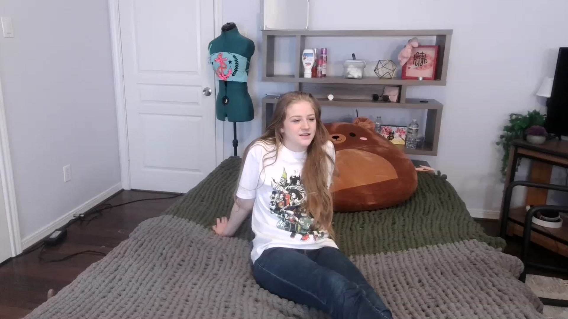 Gallery image thumbnail from Bunnydathug's myfreecams stream on, 11/16/2022, 18:21 image 12 of 20