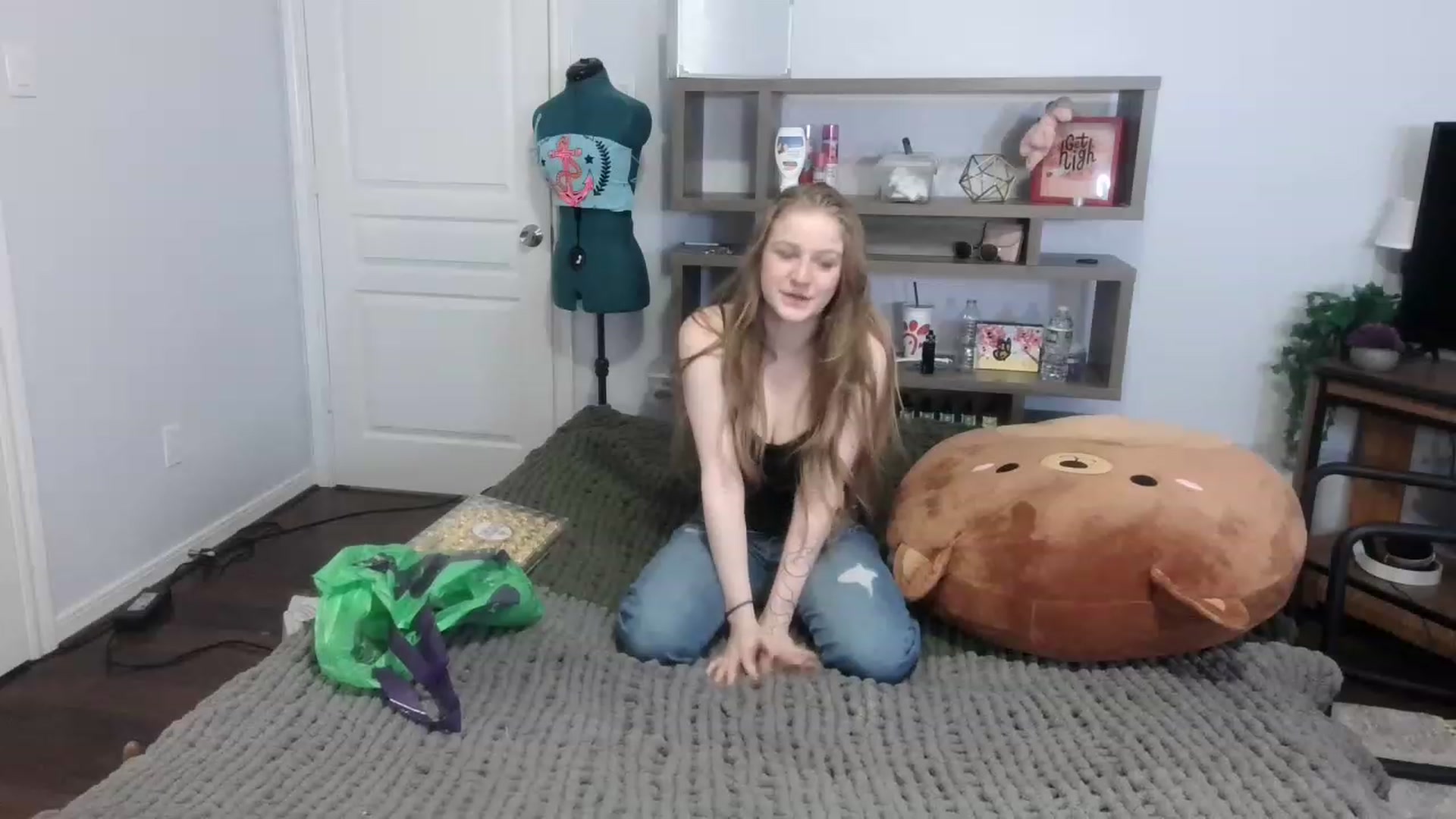 Gallery image thumbnail from Bunnydathug's myfreecams stream on, 11/17/2022, 03:08 image 2 of 20