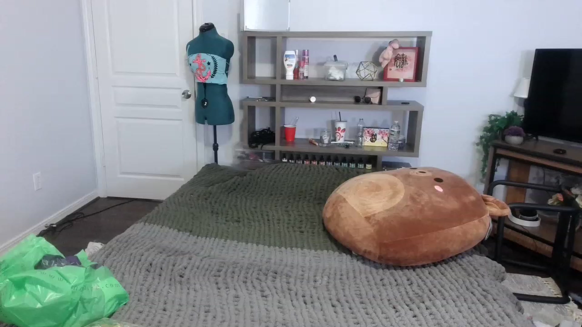 Gallery image thumbnail from Bunnydathug's myfreecams stream on, 11/17/2022, 03:08 image 7 of 20