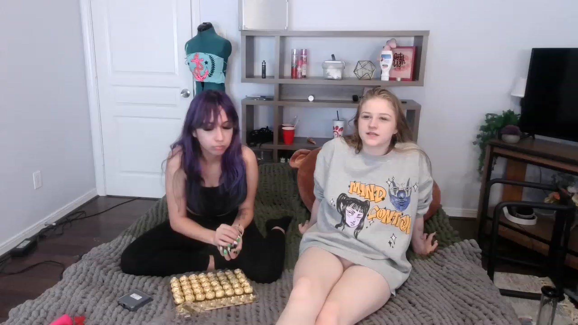 Gallery image thumbnail from Bunnydathug's myfreecams stream on, 11/17/2022, 20:06 image 13 of 20