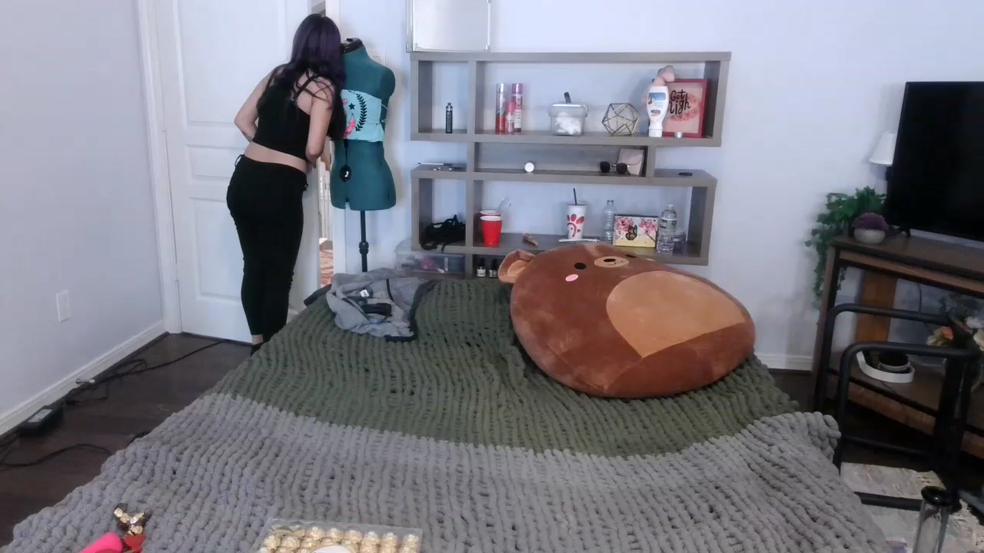 Gallery image thumbnail from Bunnydathug's myfreecams stream on, 11/17/2022, 20:06 image 18 of 20