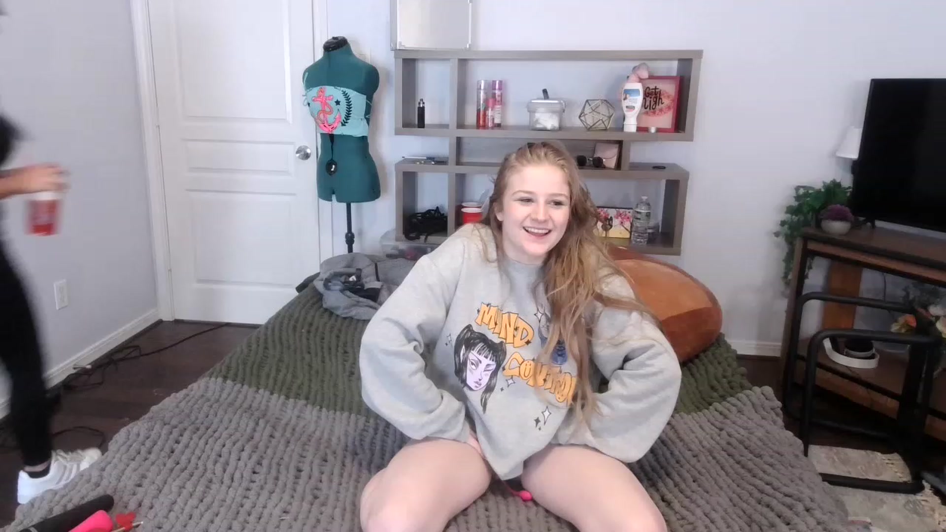 Gallery image thumbnail from Bunnydathug's myfreecams stream on, 11/17/2022, 20:06 image 9 of 20