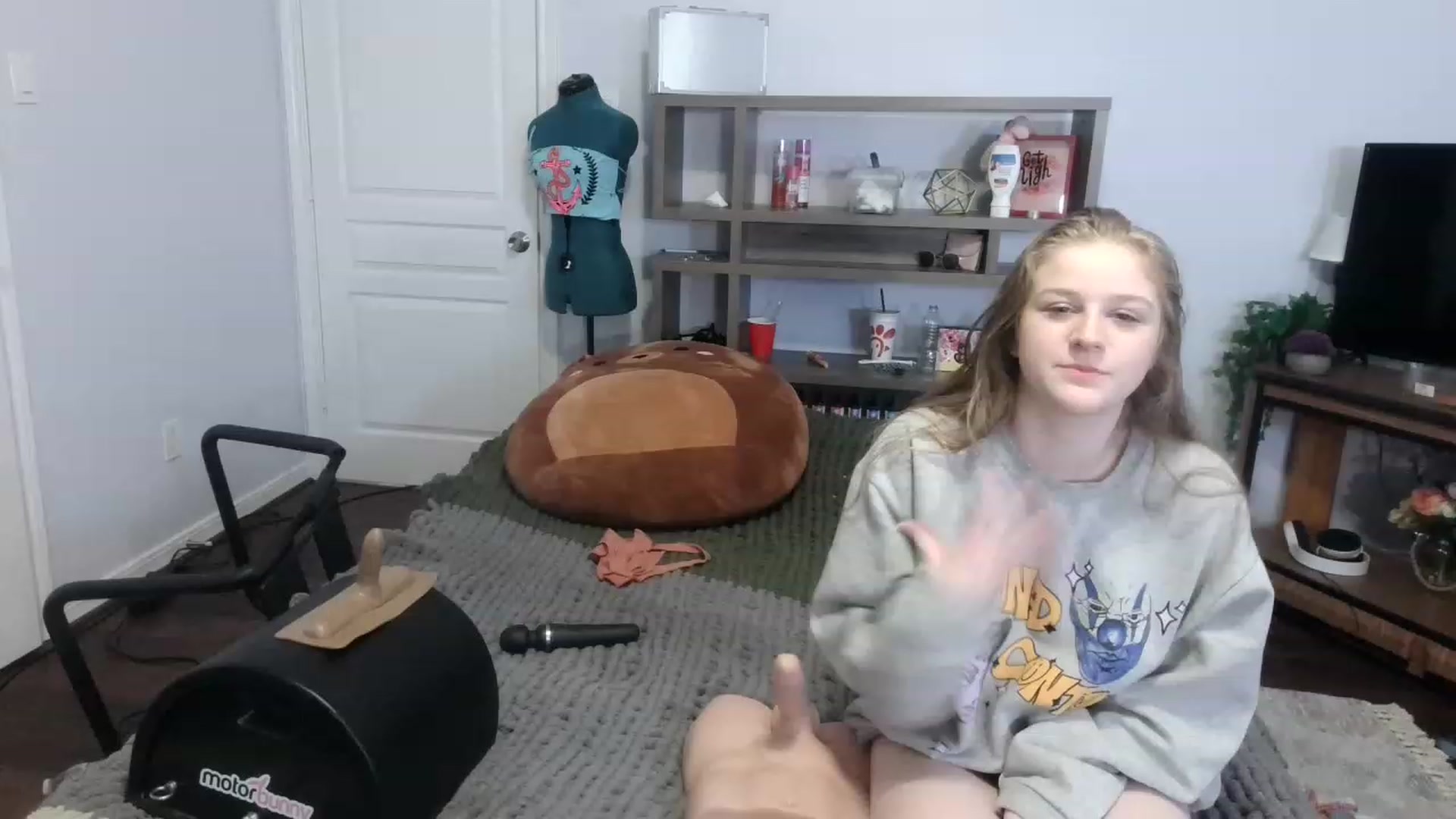 Gallery image thumbnail from Bunnydathug's myfreecams stream on, 11/19/2022, 24:54 image 3 of 20