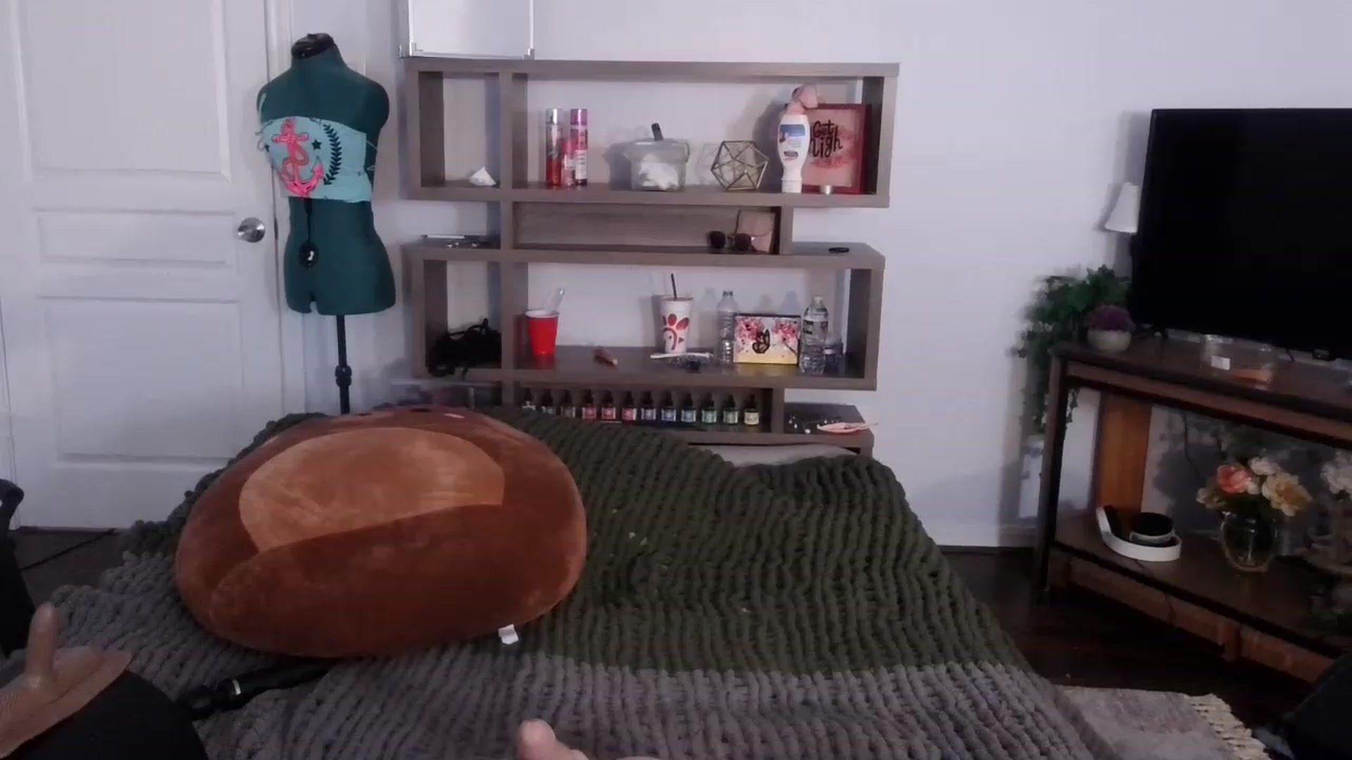 Gallery image thumbnail from Bunnydathug's myfreecams stream on, 11/19/2022, 17:07 image 18 of 20
