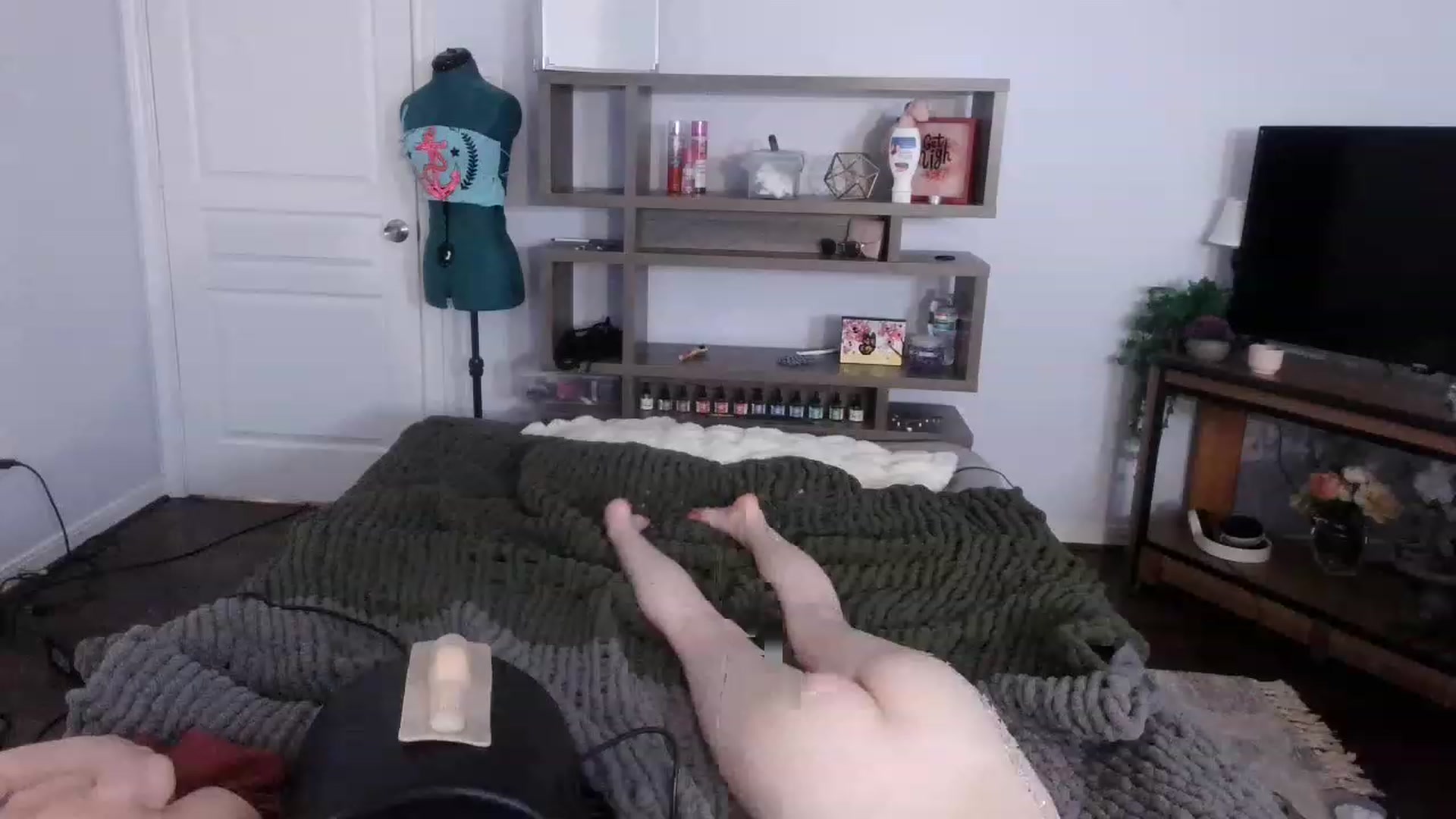 Gallery image thumbnail from Bunnydathug's myfreecams stream on, 11/23/2022, 07:15 image 12 of 20