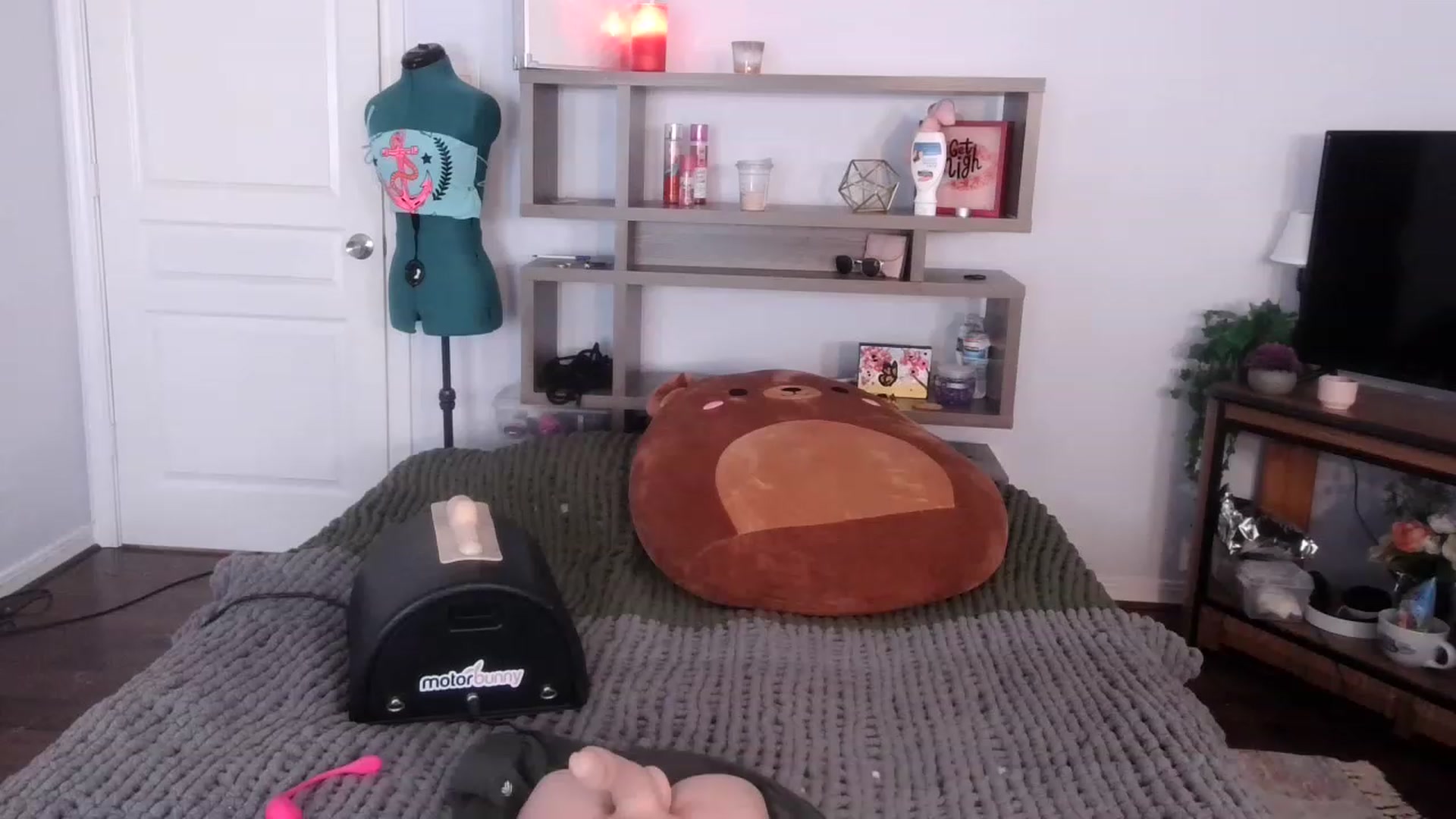 Gallery image thumbnail from Bunnydathug's myfreecams stream on, 11/22/2022, 20:12 image 19 of 20