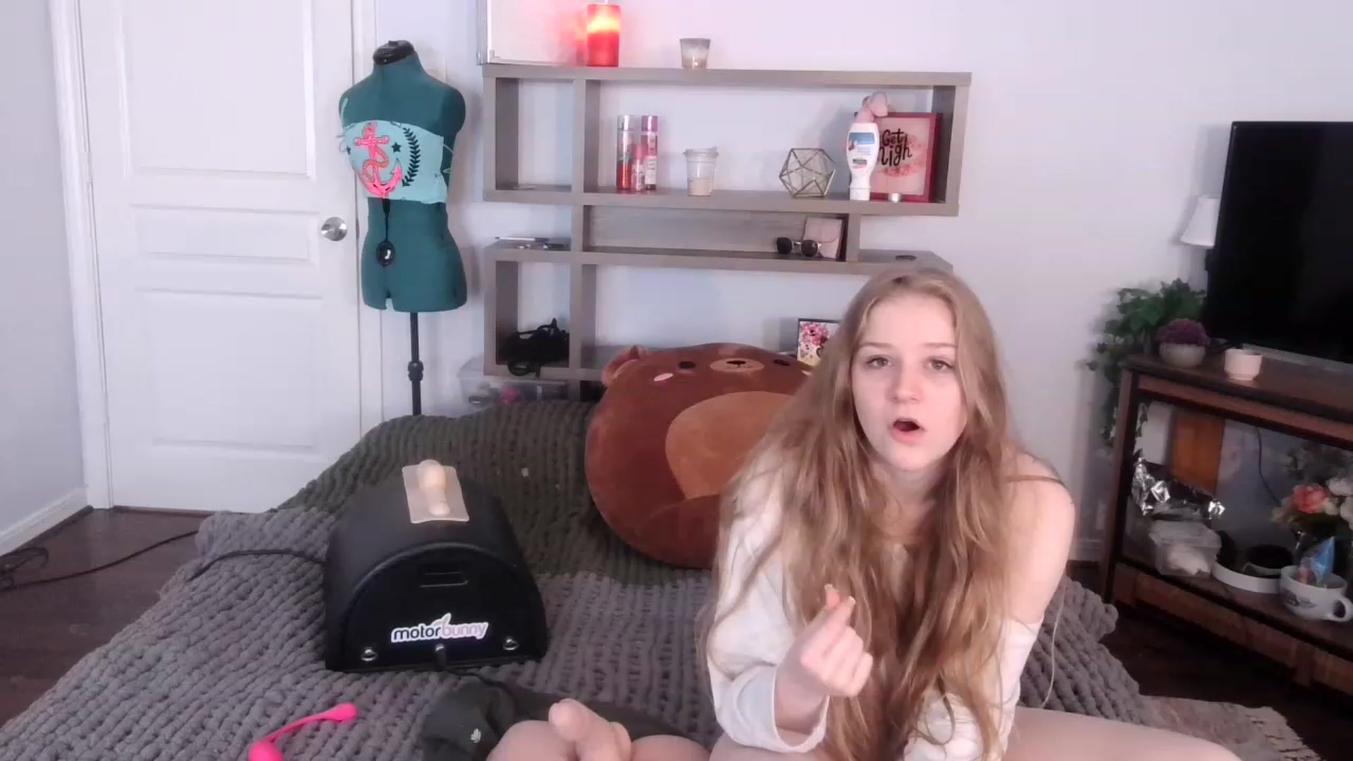 Gallery image thumbnail from Bunnydathug's myfreecams stream on, 11/22/2022, 20:12 image 17 of 20
