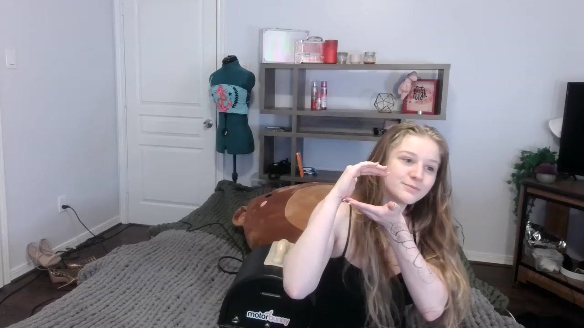 Gallery image thumbnail from Bunnydathug's myfreecams stream on, 11/25/2022, 20:40 image 19 of 20