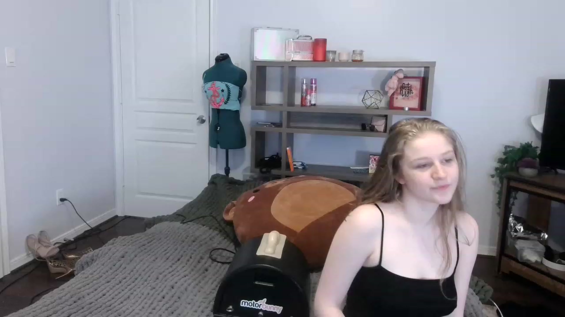 Gallery image thumbnail from Bunnydathug's myfreecams stream on, 11/25/2022, 20:40 image 20 of 20