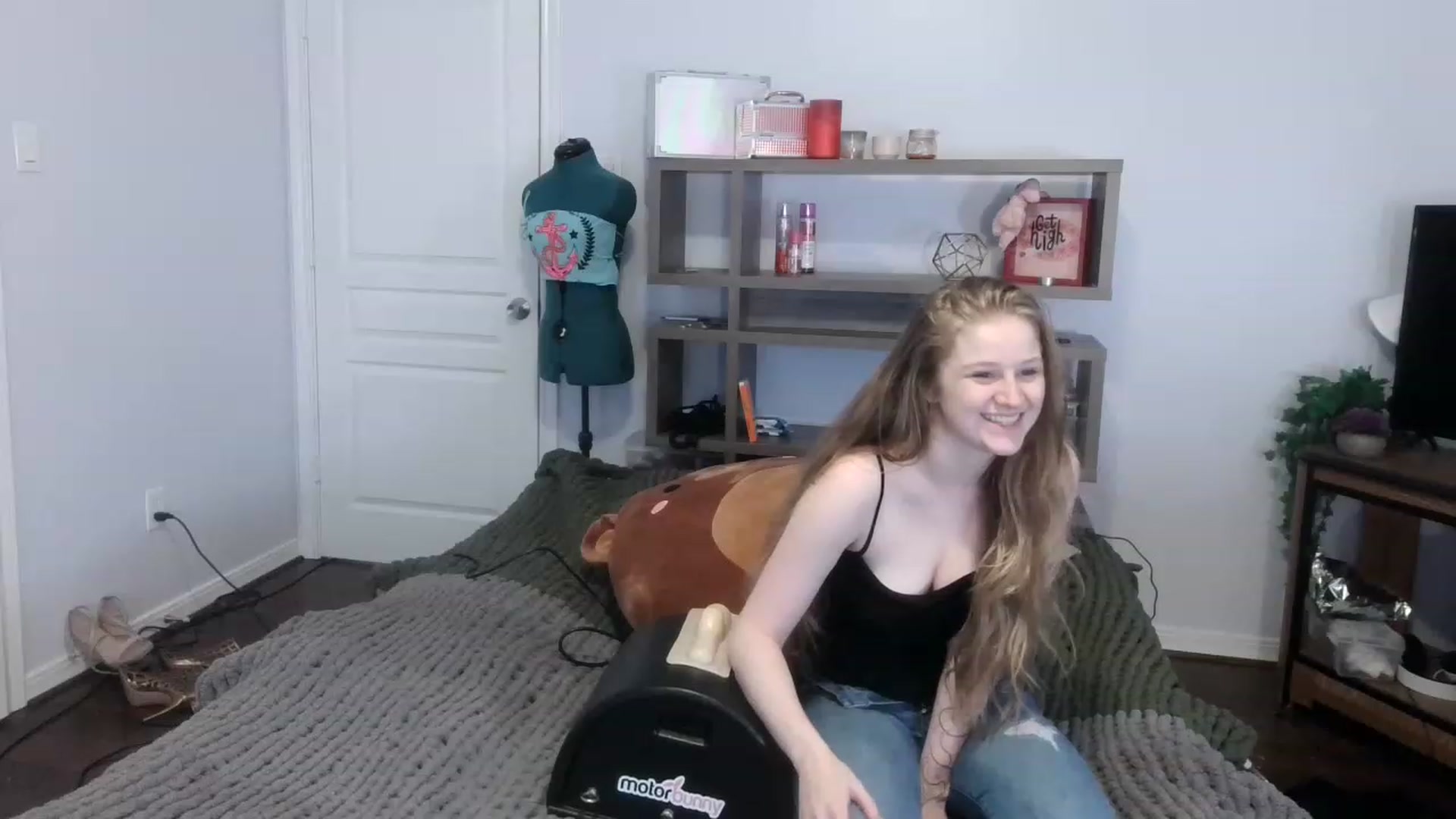 Gallery image thumbnail from Bunnydathug's myfreecams stream on, 11/25/2022, 20:40 image 18 of 20