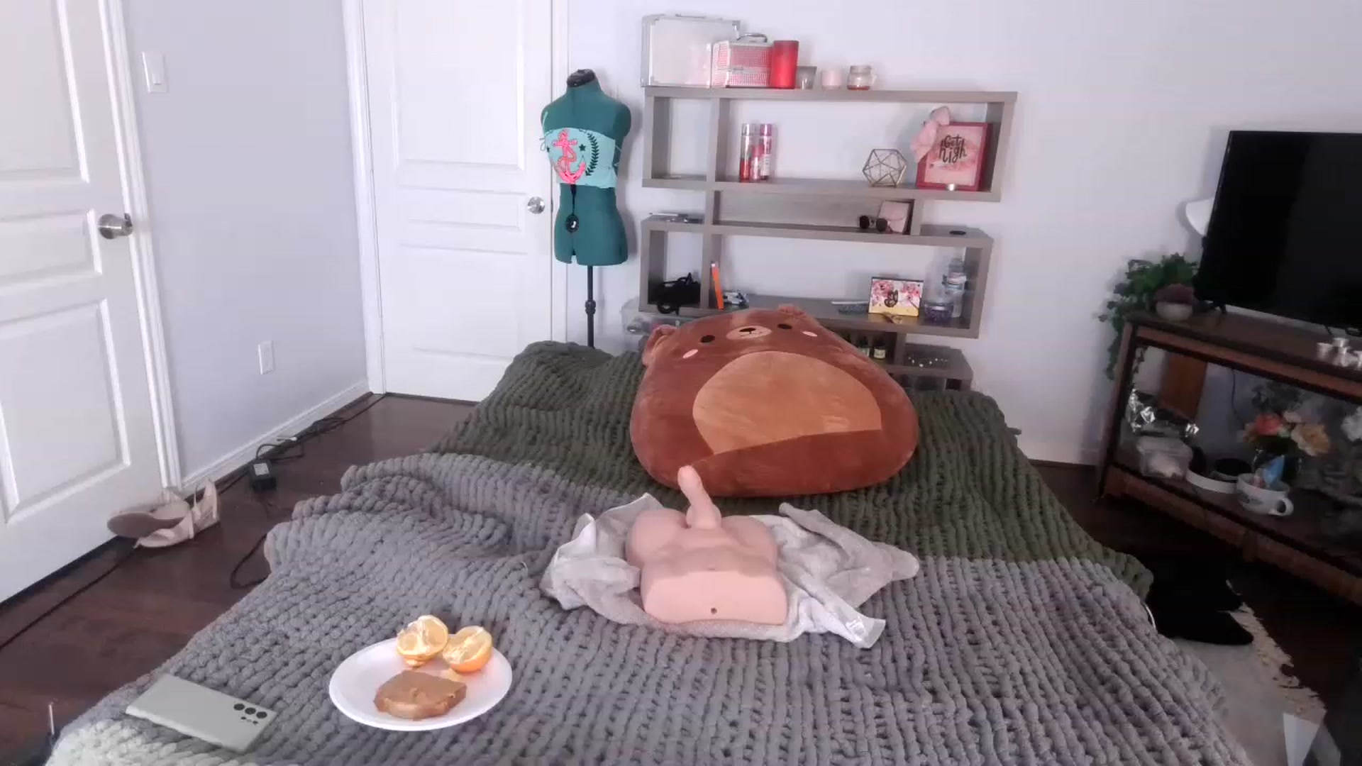 Gallery image thumbnail from Bunnydathug's myfreecams stream on, 11/27/2022, 20:02 image 16 of 20