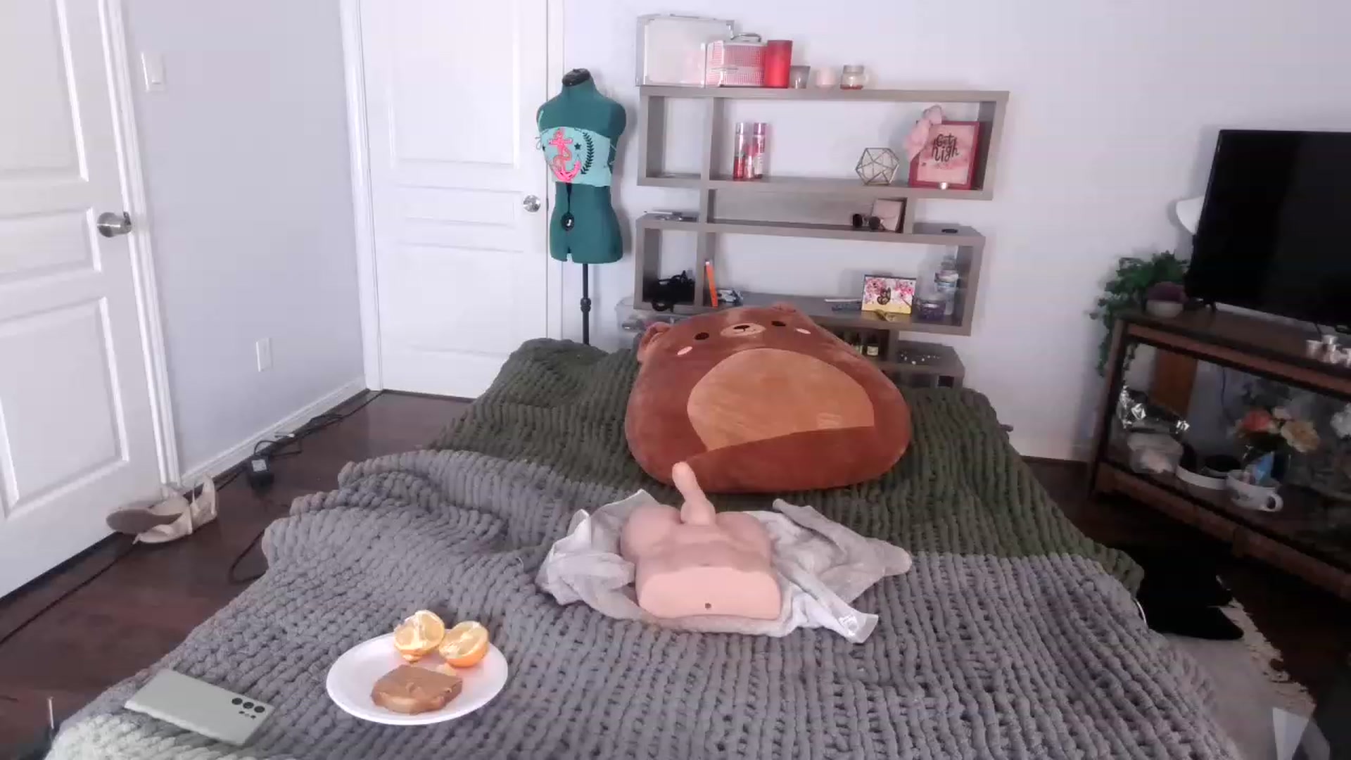 Gallery image thumbnail from Bunnydathug's myfreecams stream on, 11/27/2022, 20:02 image 17 of 20