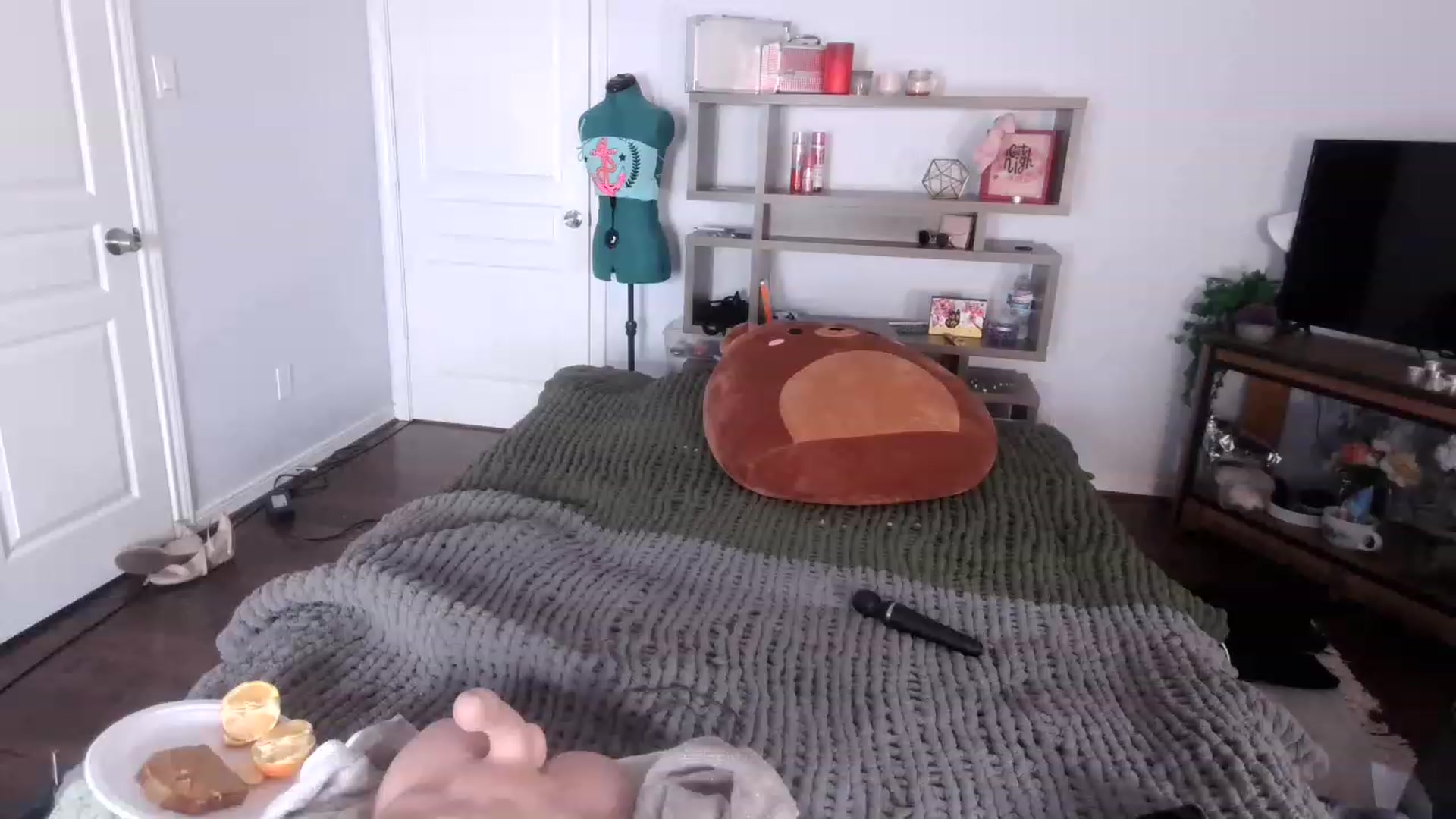Gallery image thumbnail from Bunnydathug's myfreecams stream on, 11/27/2022, 20:56 image 14 of 20