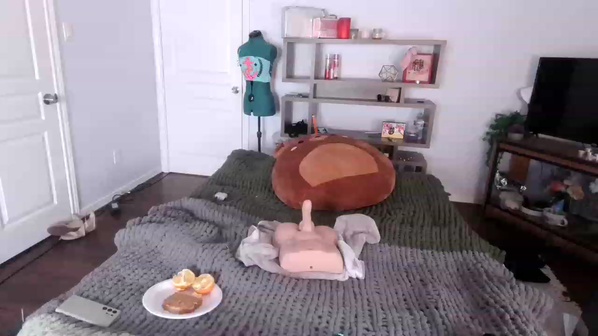 Gallery image thumbnail from Bunnydathug's myfreecams stream on, 11/27/2022, 20:56 image 1 of 20